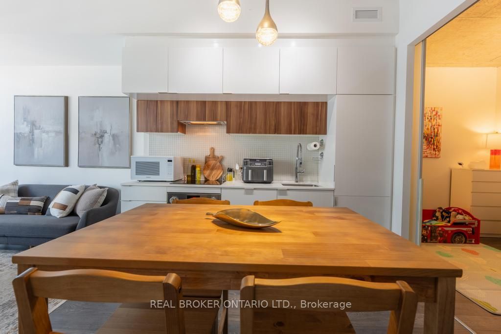 185 Roehampton Avenue S 1601, Toronto, ON M4P 0C6 photo 4