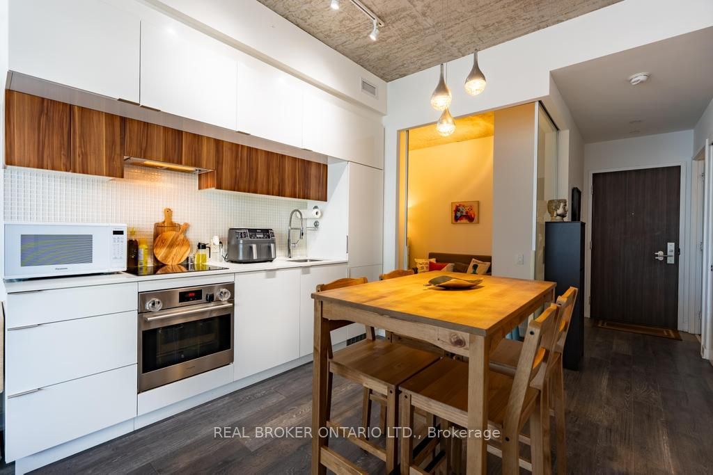 185 Roehampton Avenue S 1601, Toronto, ON M4P 0C6 photo 5