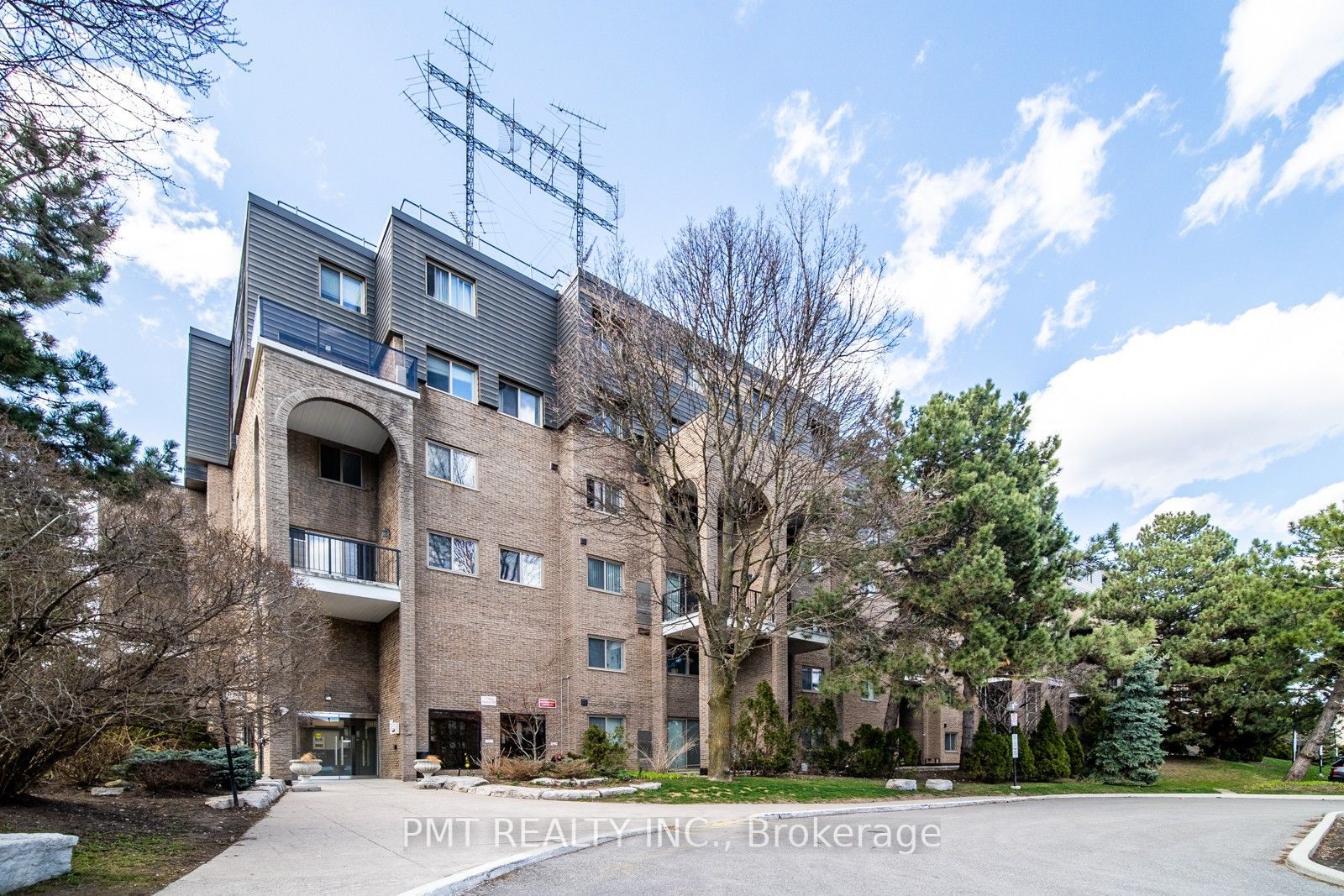 4001 Don Mills Road 225, Toronto, ON M2H 3J8