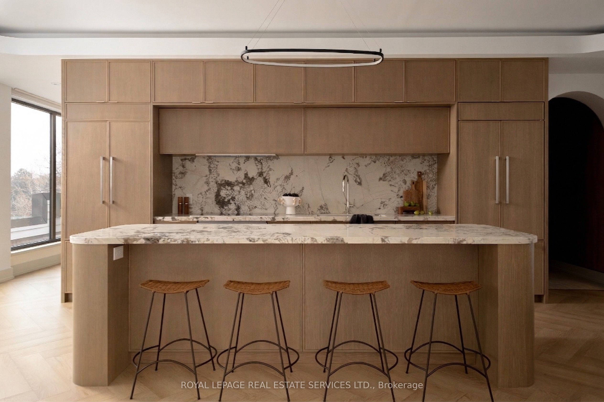 32 Rowanwood Avenue Fourth Level, Toronto, ON M4W 1Y7
