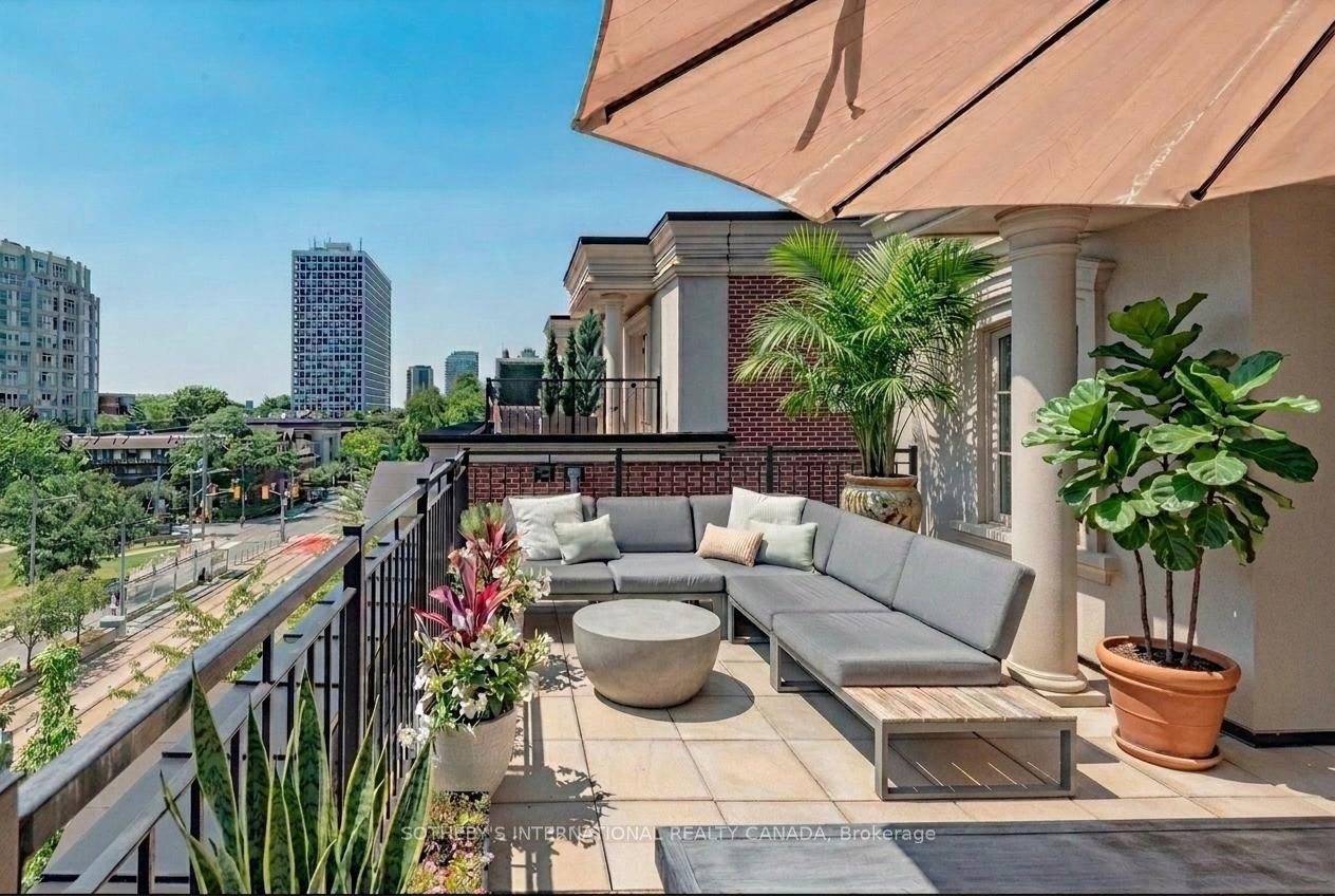 288 St Clair Avenue W TH1, Toronto, ON M4V 1S3 photo 2