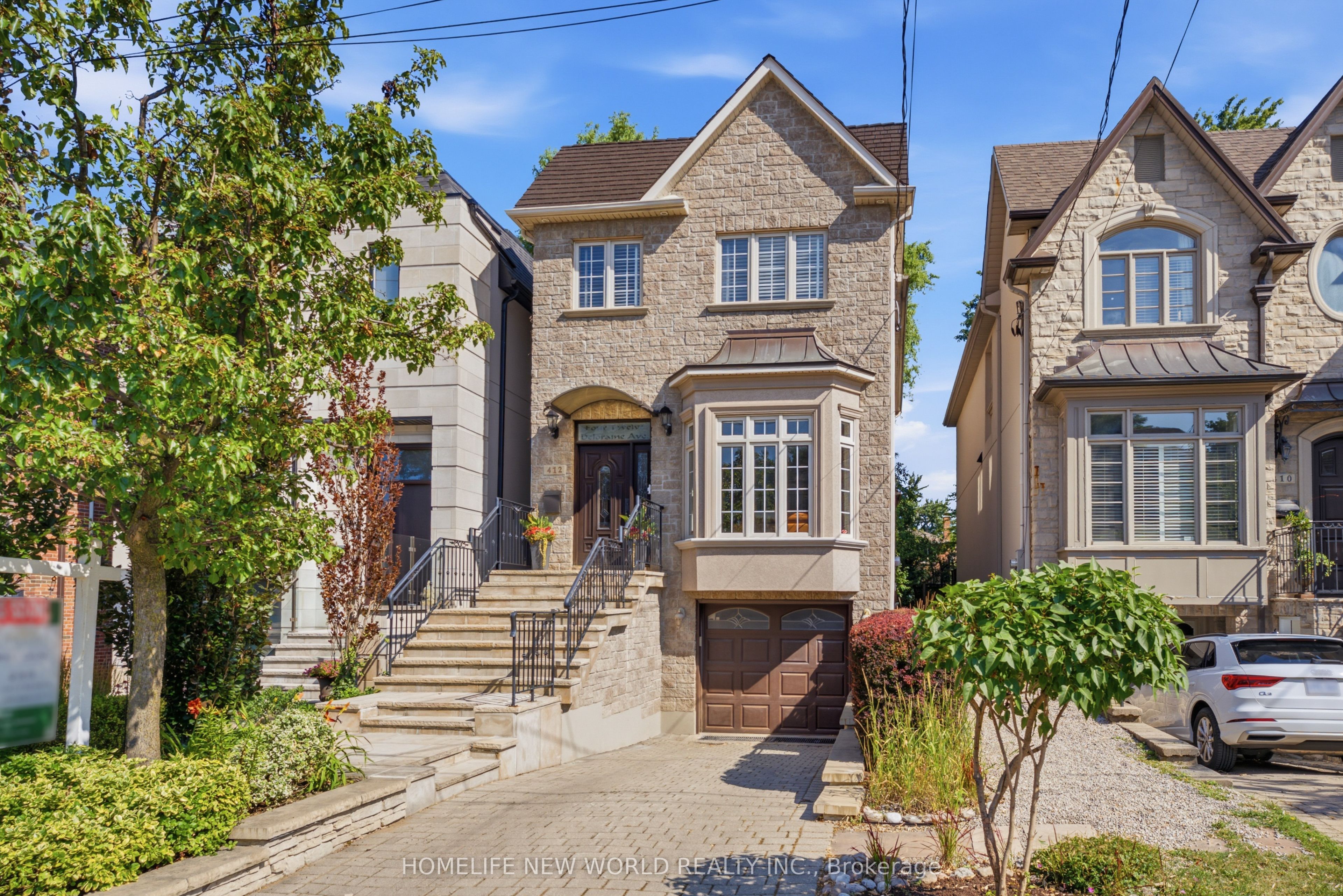 412 Deloraine Avenue, Toronto, ON M5M 2B8