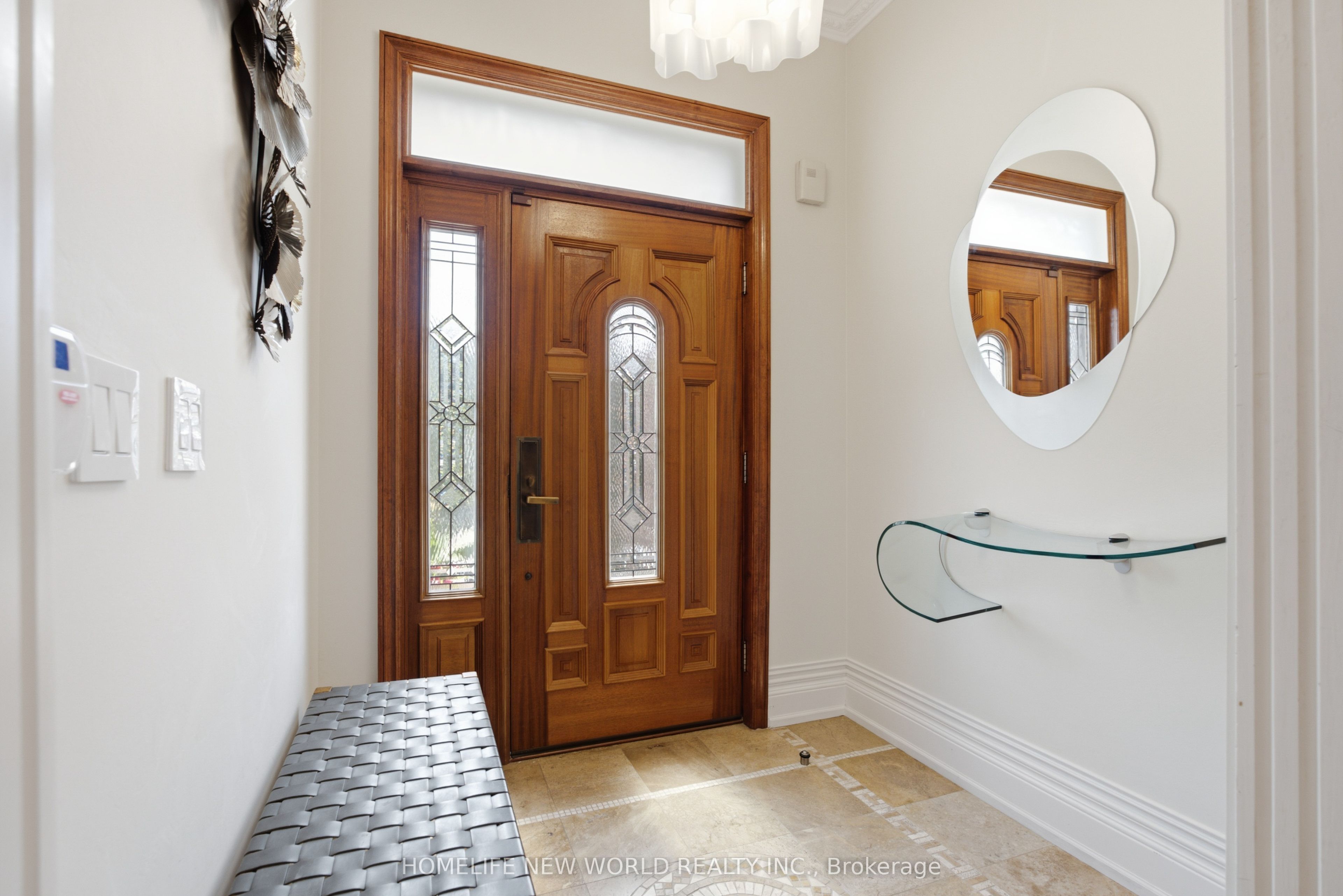 412 Deloraine Avenue, Toronto, ON M5M 2B8 photo 3