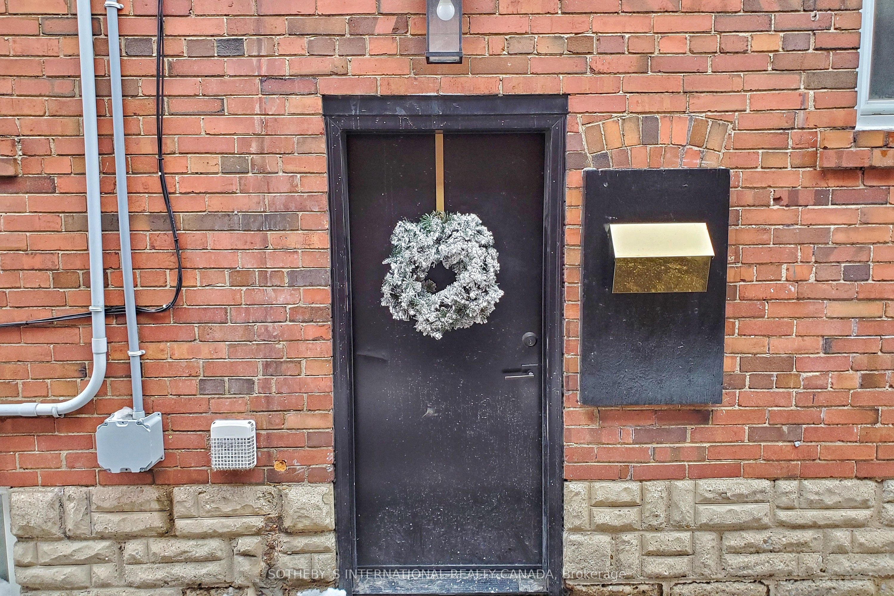 89 Whitehall Road Lower Level, Toronto, ON M4W 2C8 photo 3