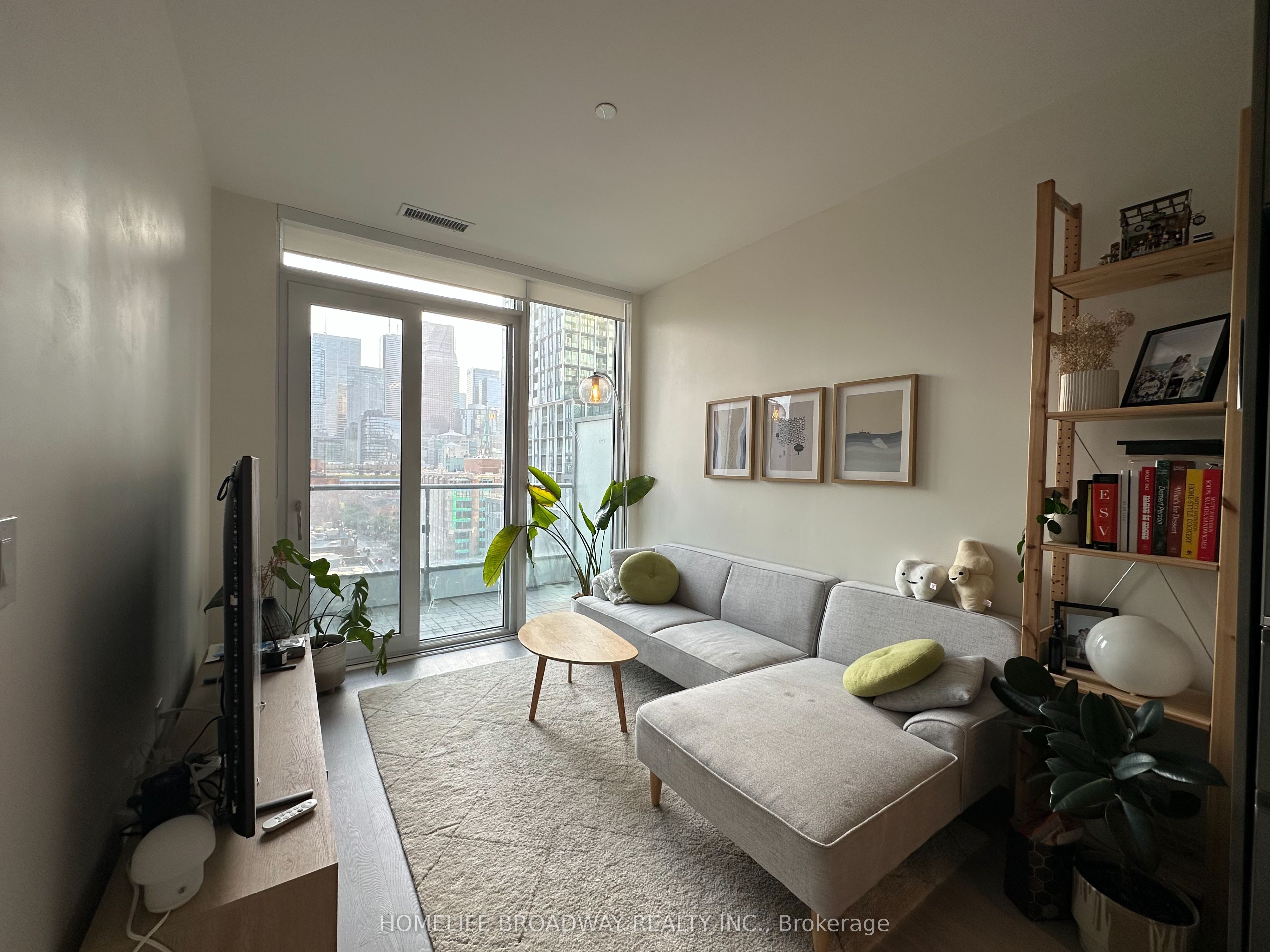 135 Lower Sherbourne Street 1068, Toronto, ON M5A 1Y4 photo 2