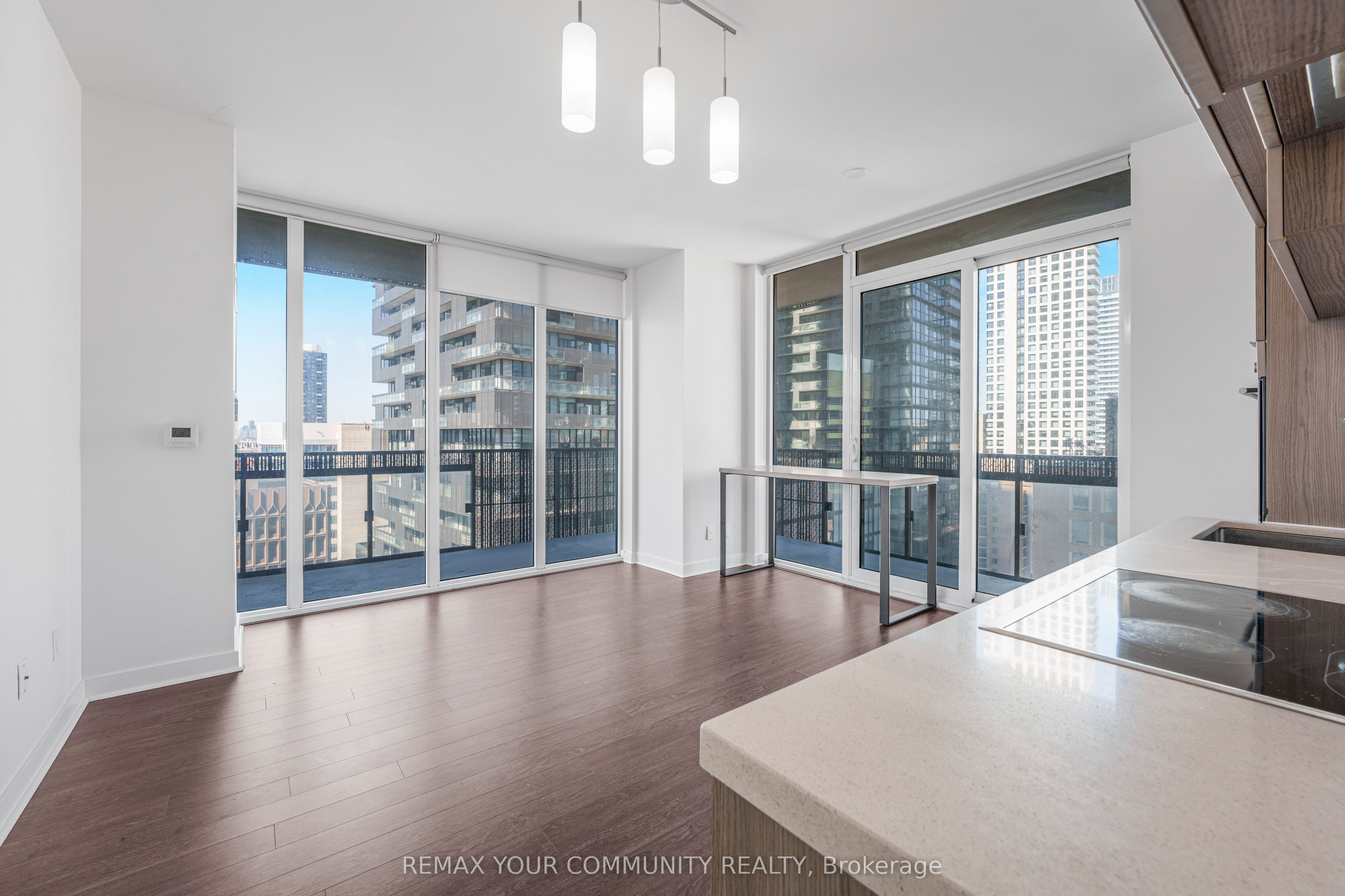 8 Eglinton Avenue 1108, Toronto, ON M4P 1A6 photo 3