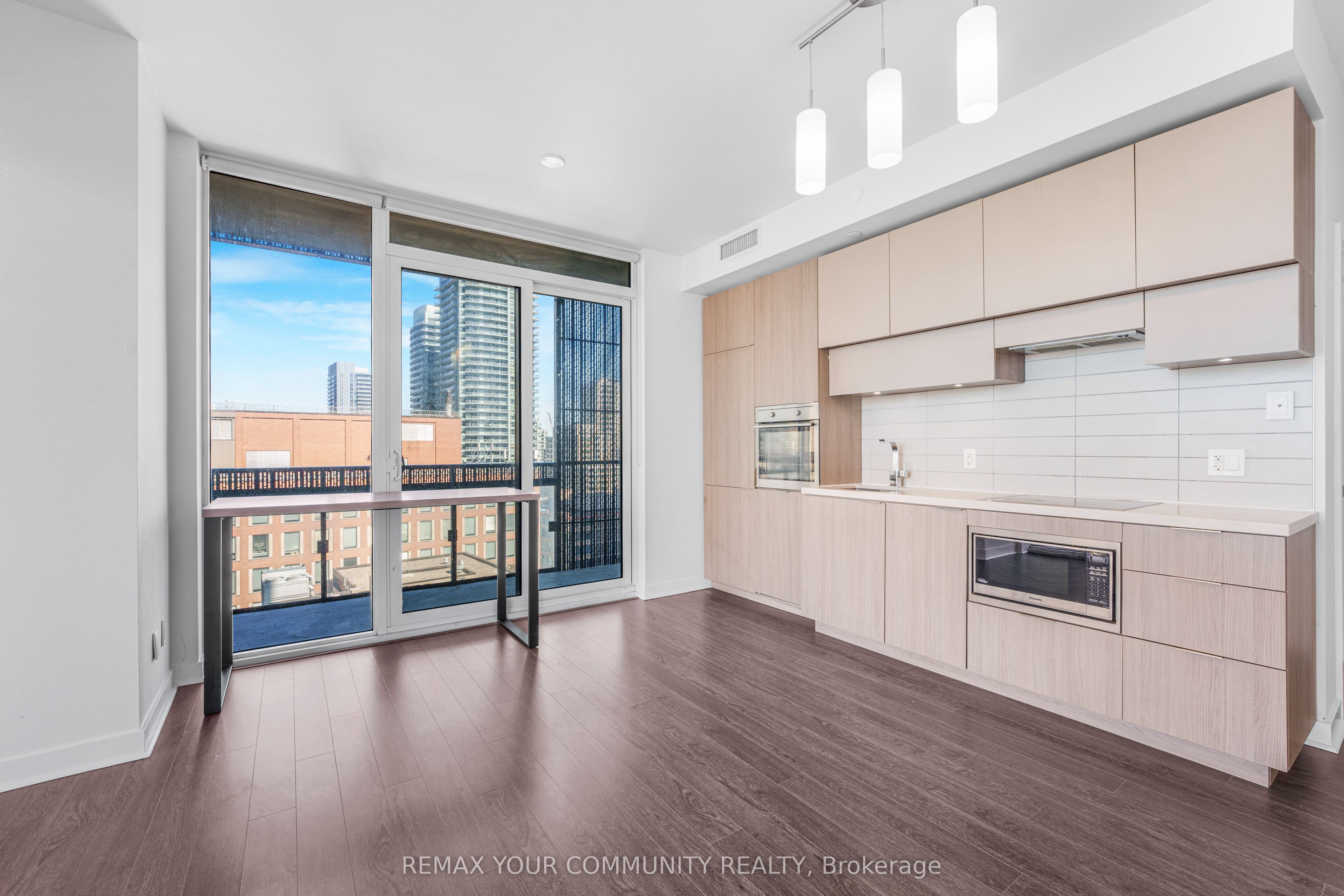 8 Eglinton Avenue 1108, Toronto, ON M4P 1A6 photo 4