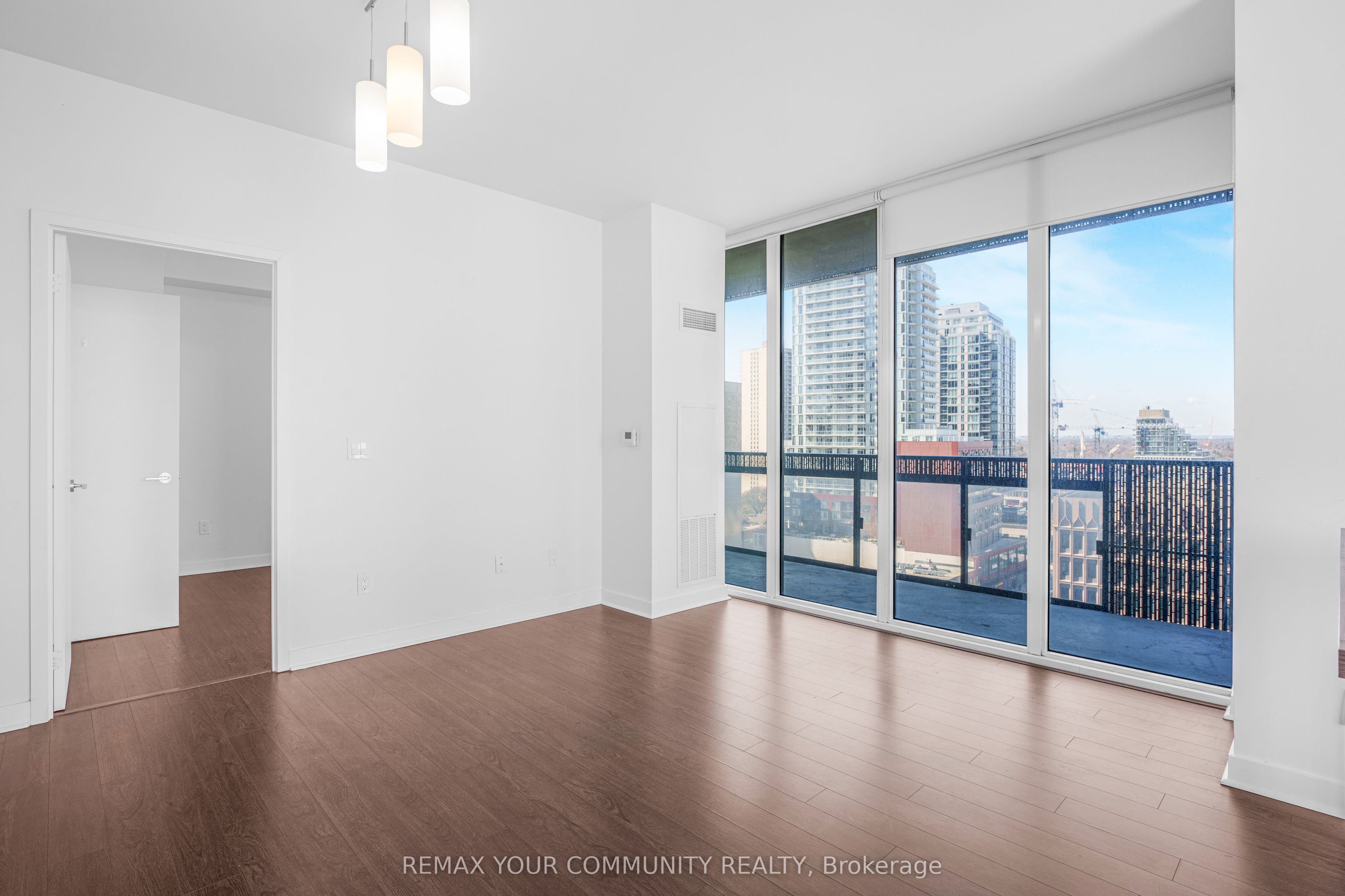 8 Eglinton Avenue 1108, Toronto, ON M4P 1A6 photo 5