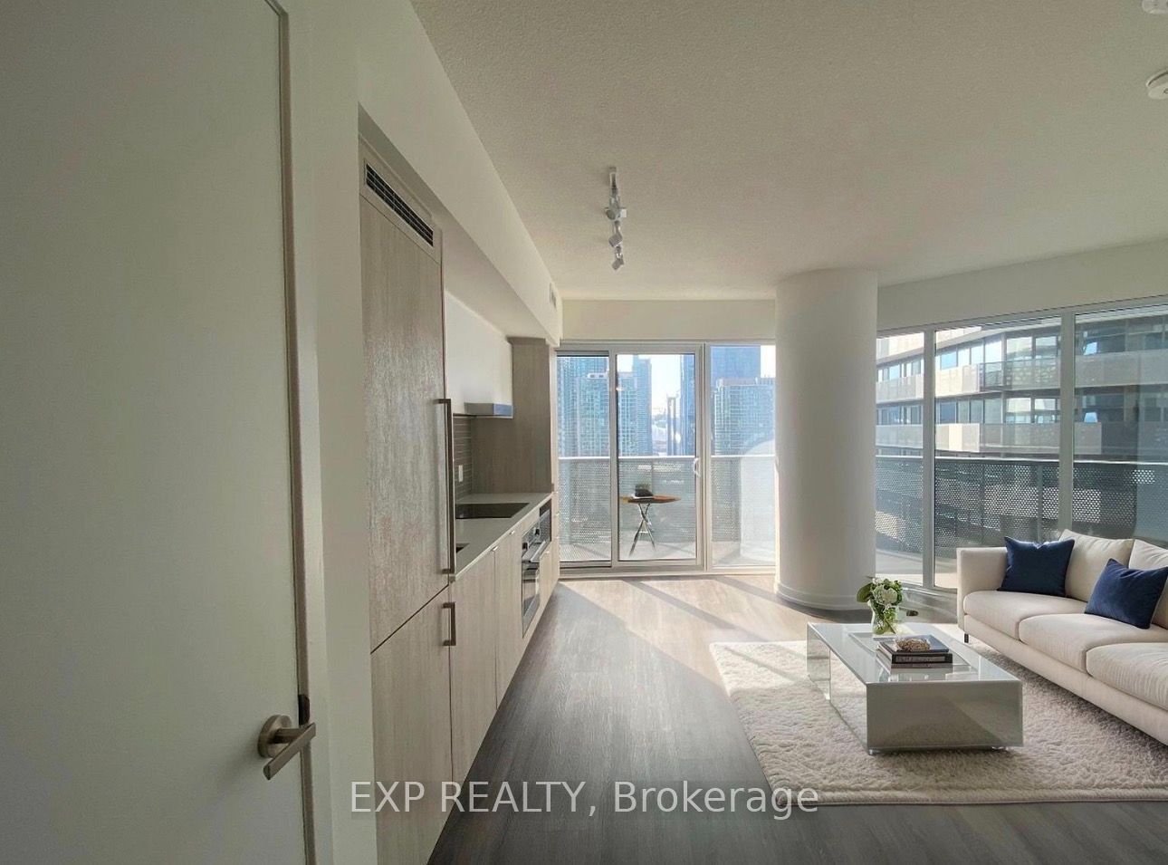 138 Downes Street 2815, Toronto, ON M5E 0E4 photo 4