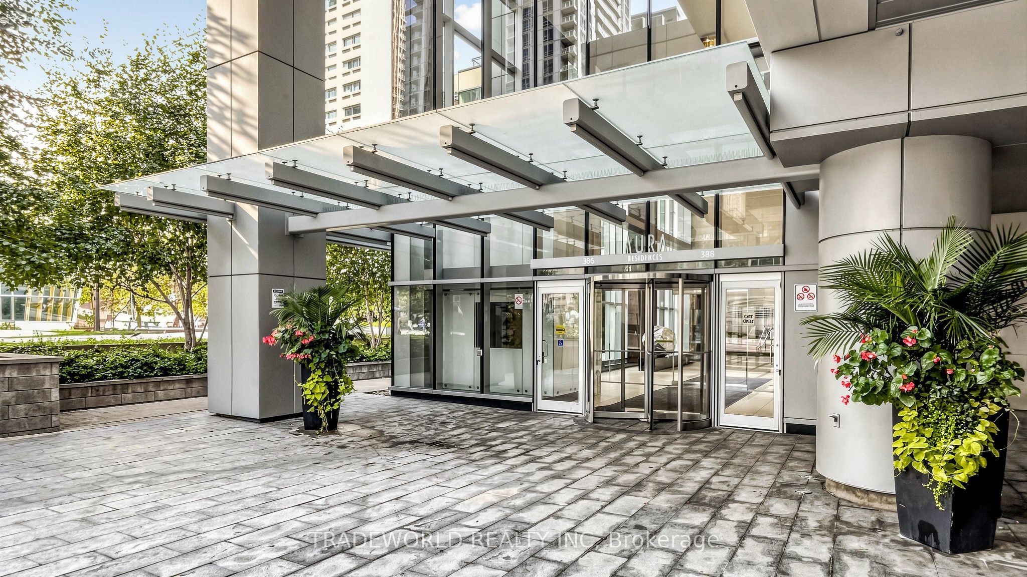 386 Yonge Street 3709, Toronto, ON M5B 0A5 photo 2