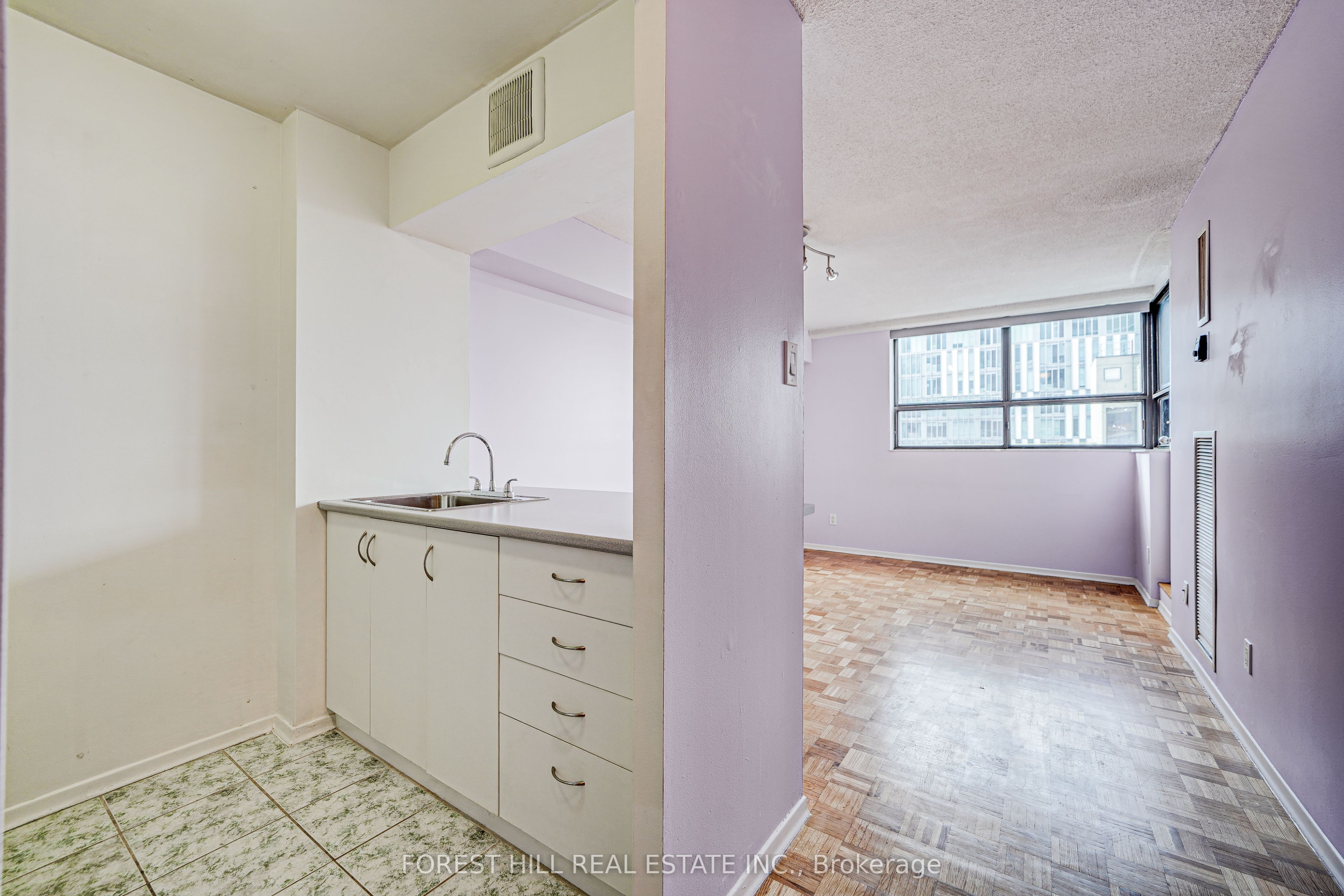 60 St. Patrick Street 728, Toronto, ON M5T 2X5 photo 5