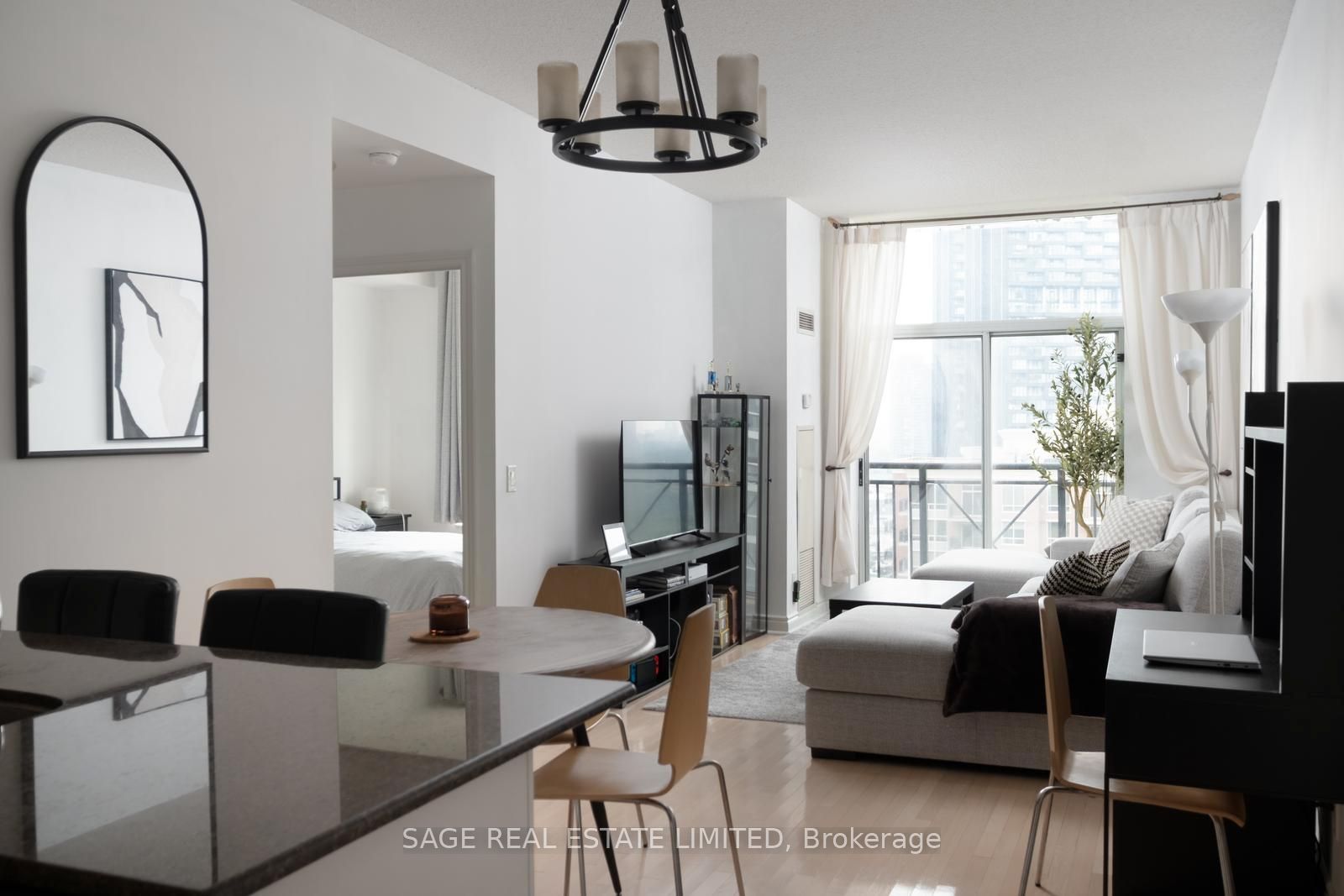 1101 Leslie Street 1507, Toronto, ON M3C 4G3 photo 2