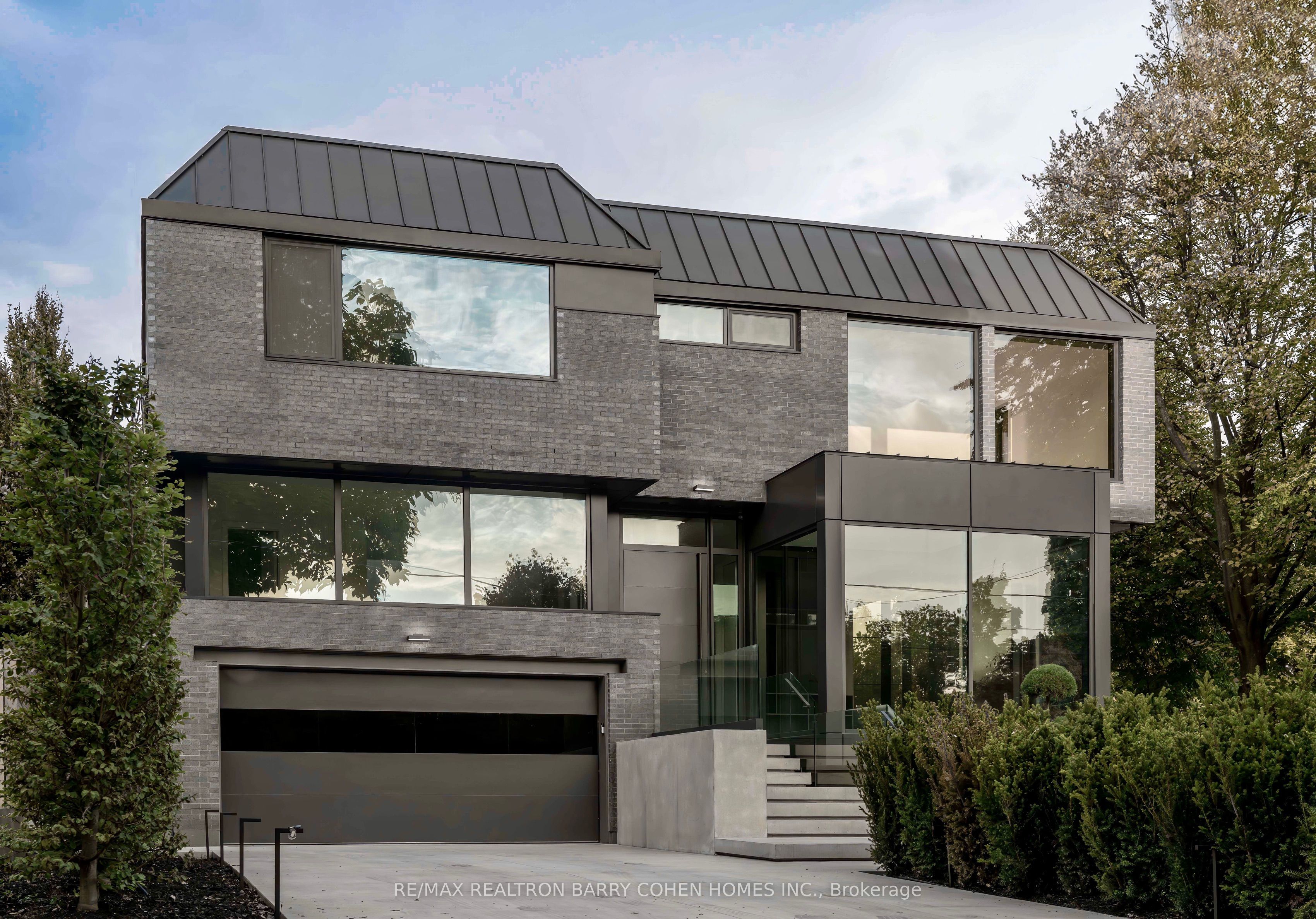 90 Esgore Drive, Toronto, ON M5M 3R8