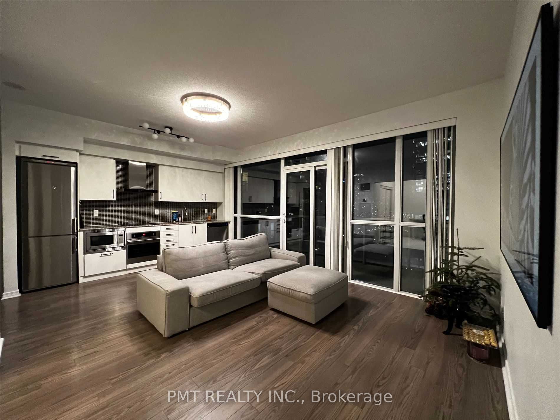 352 Front Street W 2014, Toronto, ON M5V 0K3 photo 2