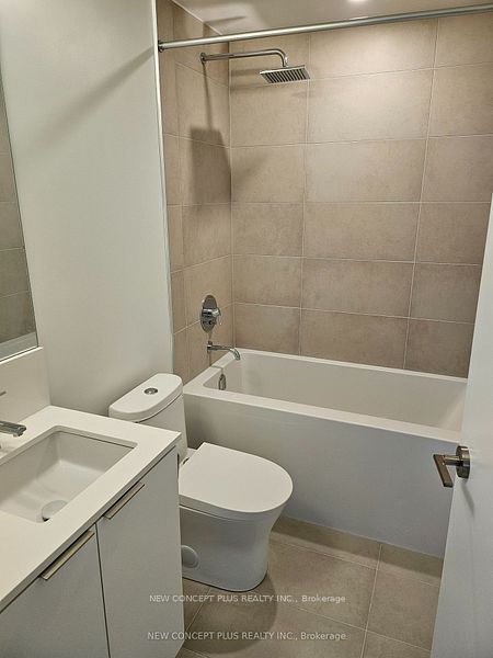 8 Wellesley Street W 3311, Toronto, ON M4Y 0J5 photo 4