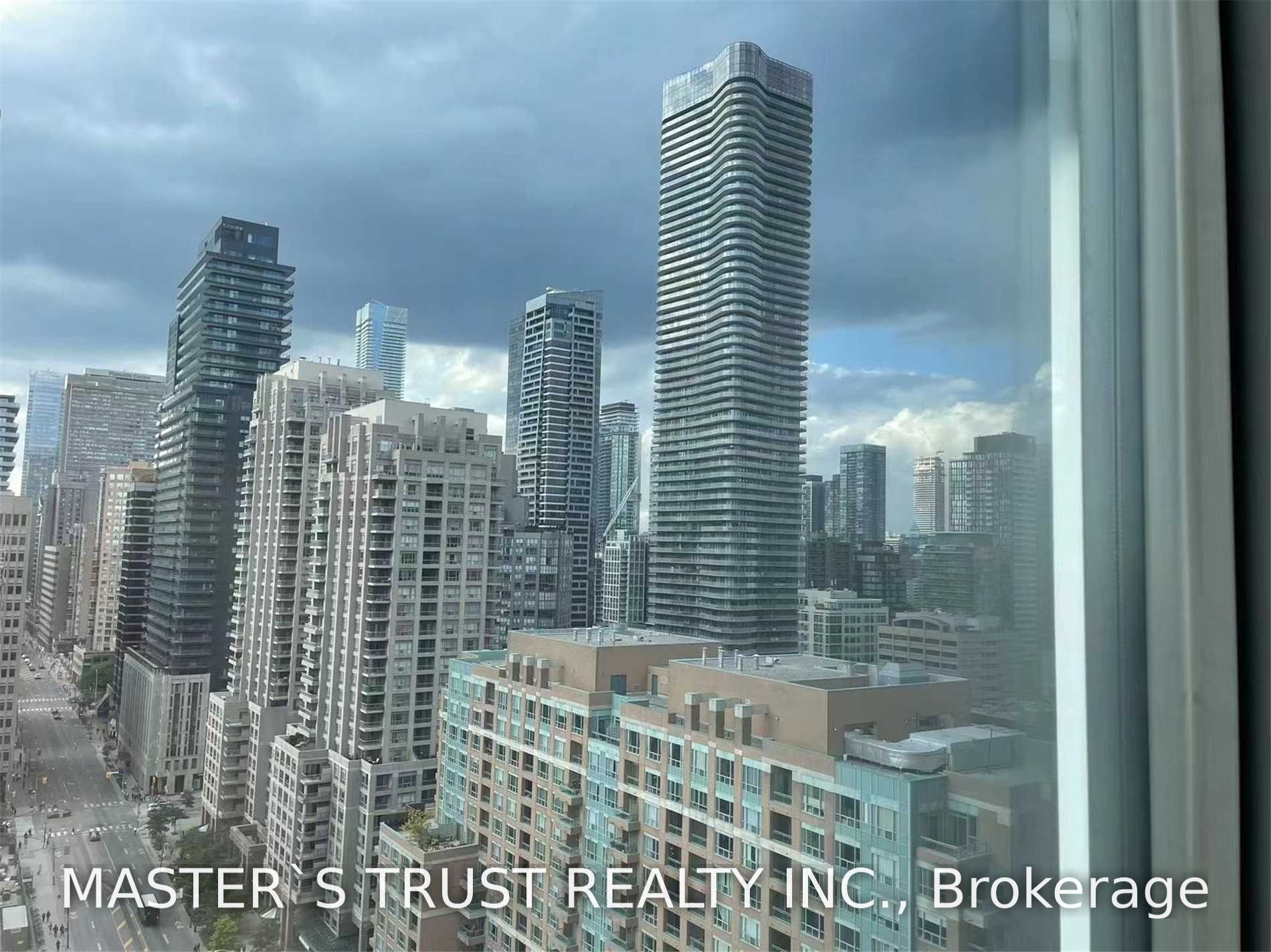 832 Bay Street 2004, Toronto, ON M5S 1Z6 photo 2
