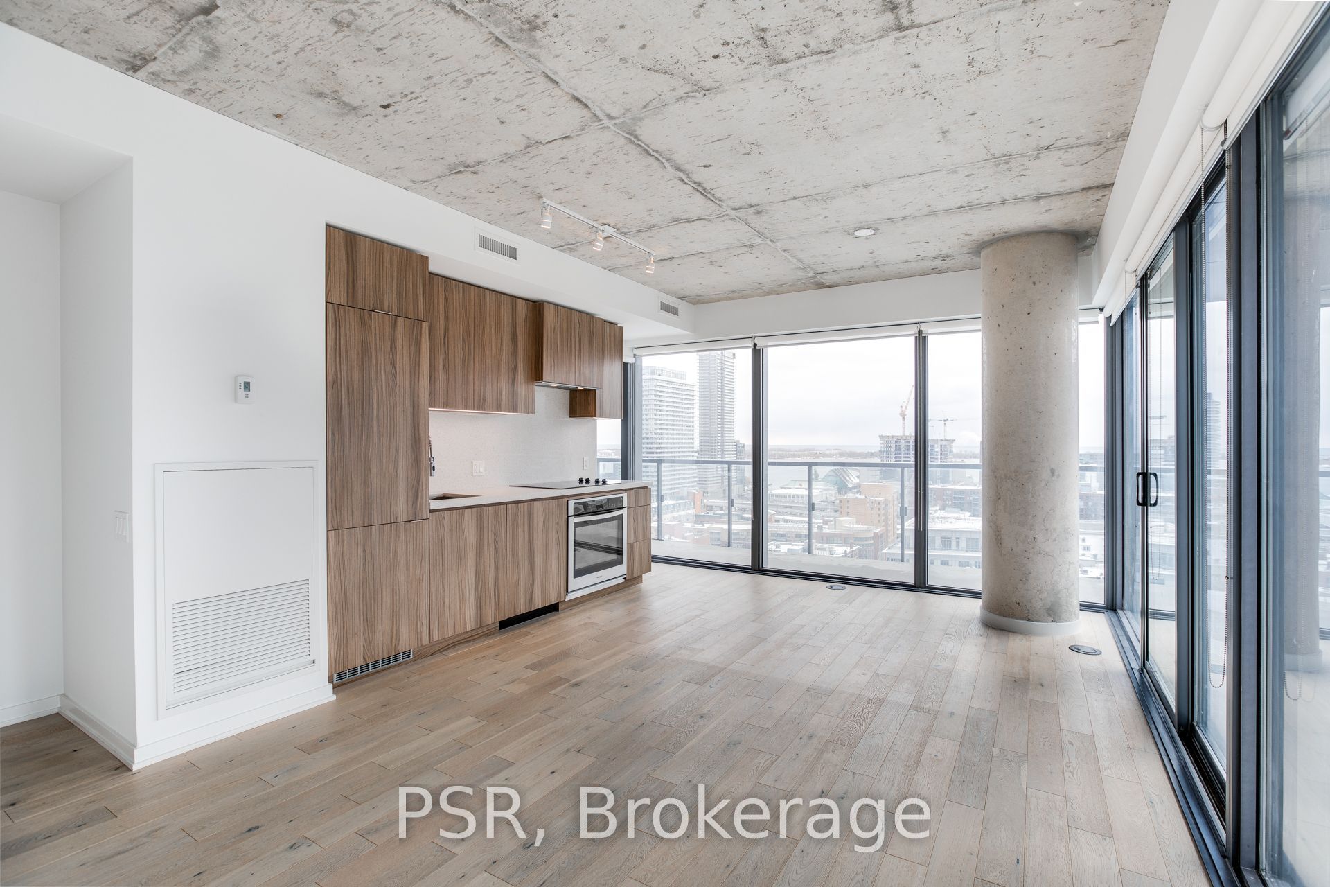 60 Colborne Street 1906, Toronto, ON M5E 0B7 photo 2