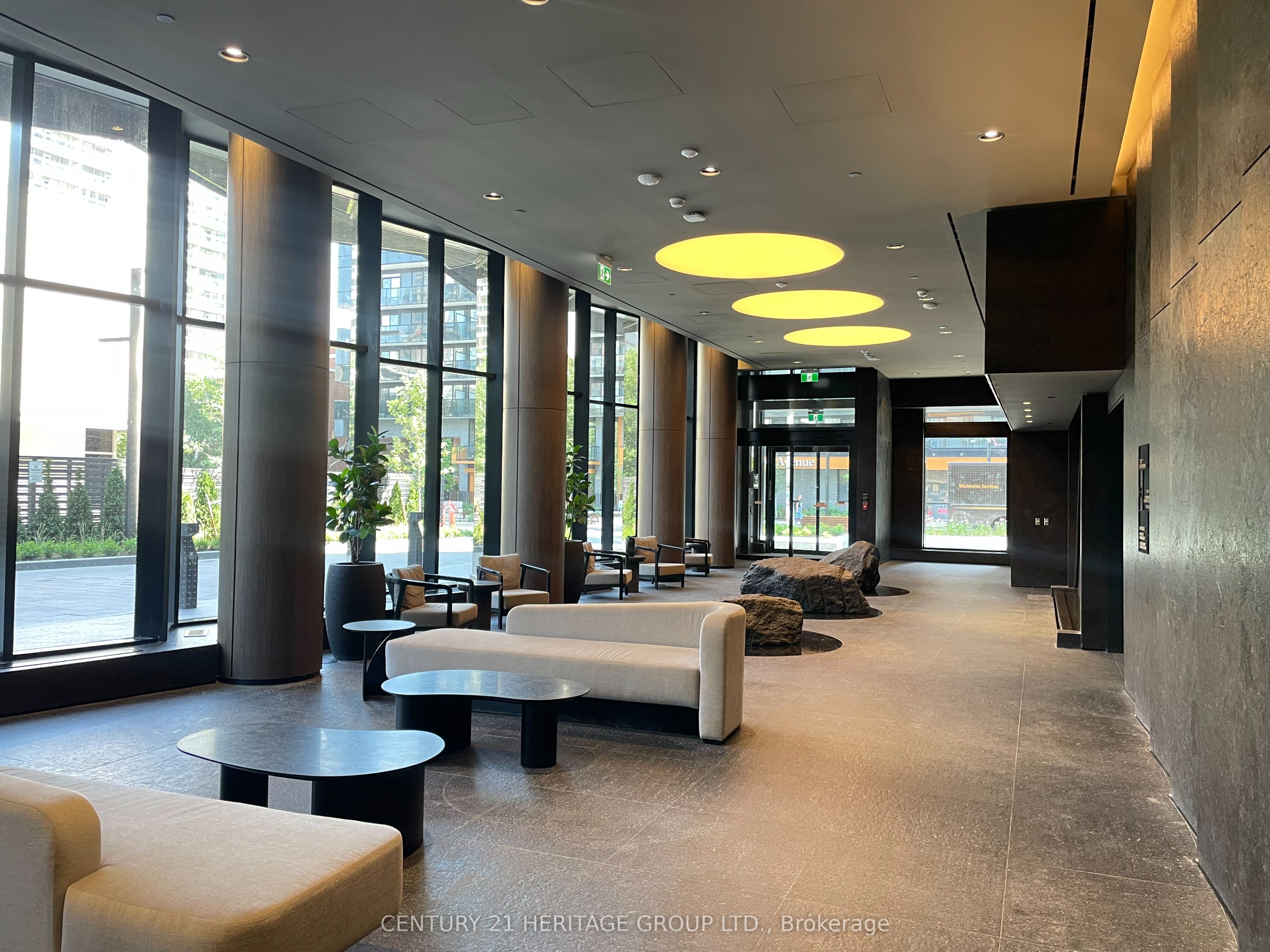 120 Broadway Avenue N 1706, Toronto, ON M4P 0E9