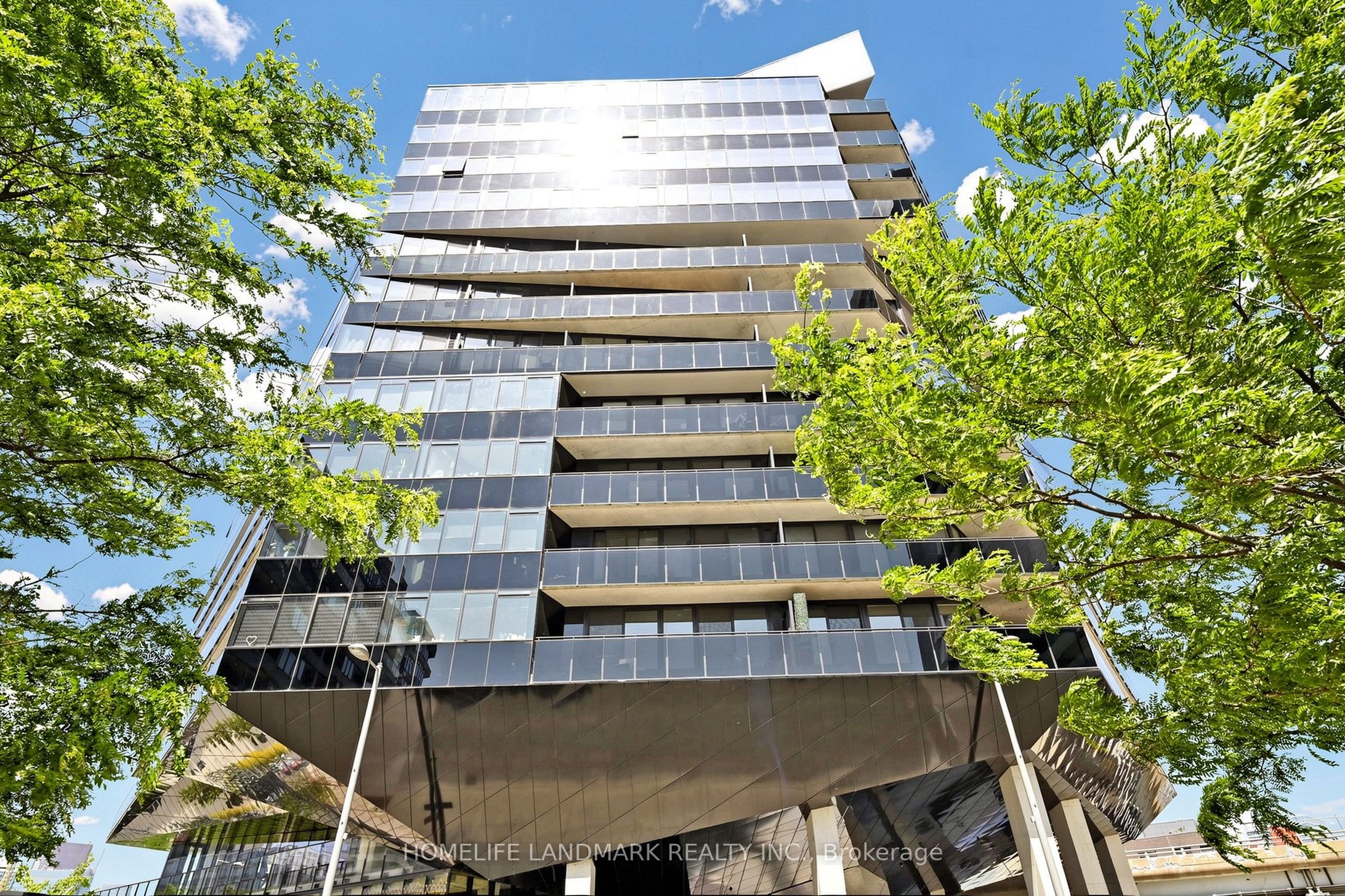 21 Lawren Harris Square 801, Toronto, ON M5A 0T4 photo 2