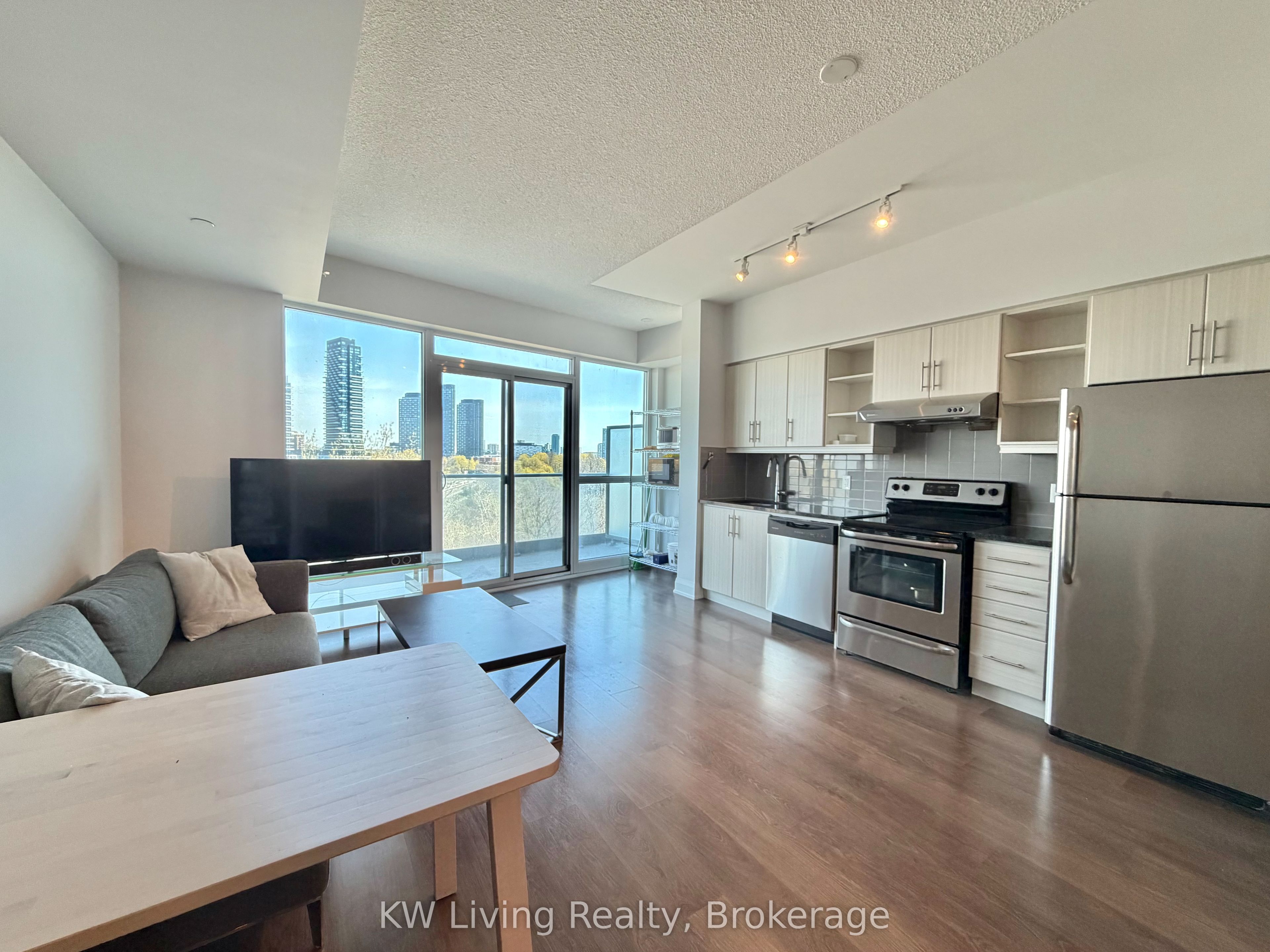 160 Vanderhoof Avenue 517, Toronto, ON M4G 0B7 photo 5