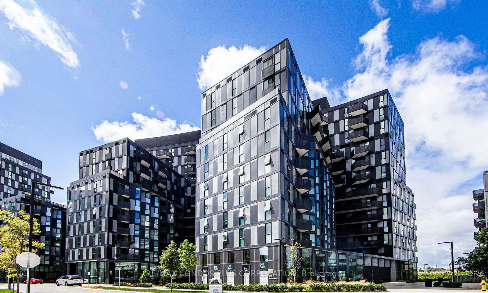 30 Tretti Way 301, Toronto, ON M3H 0E3