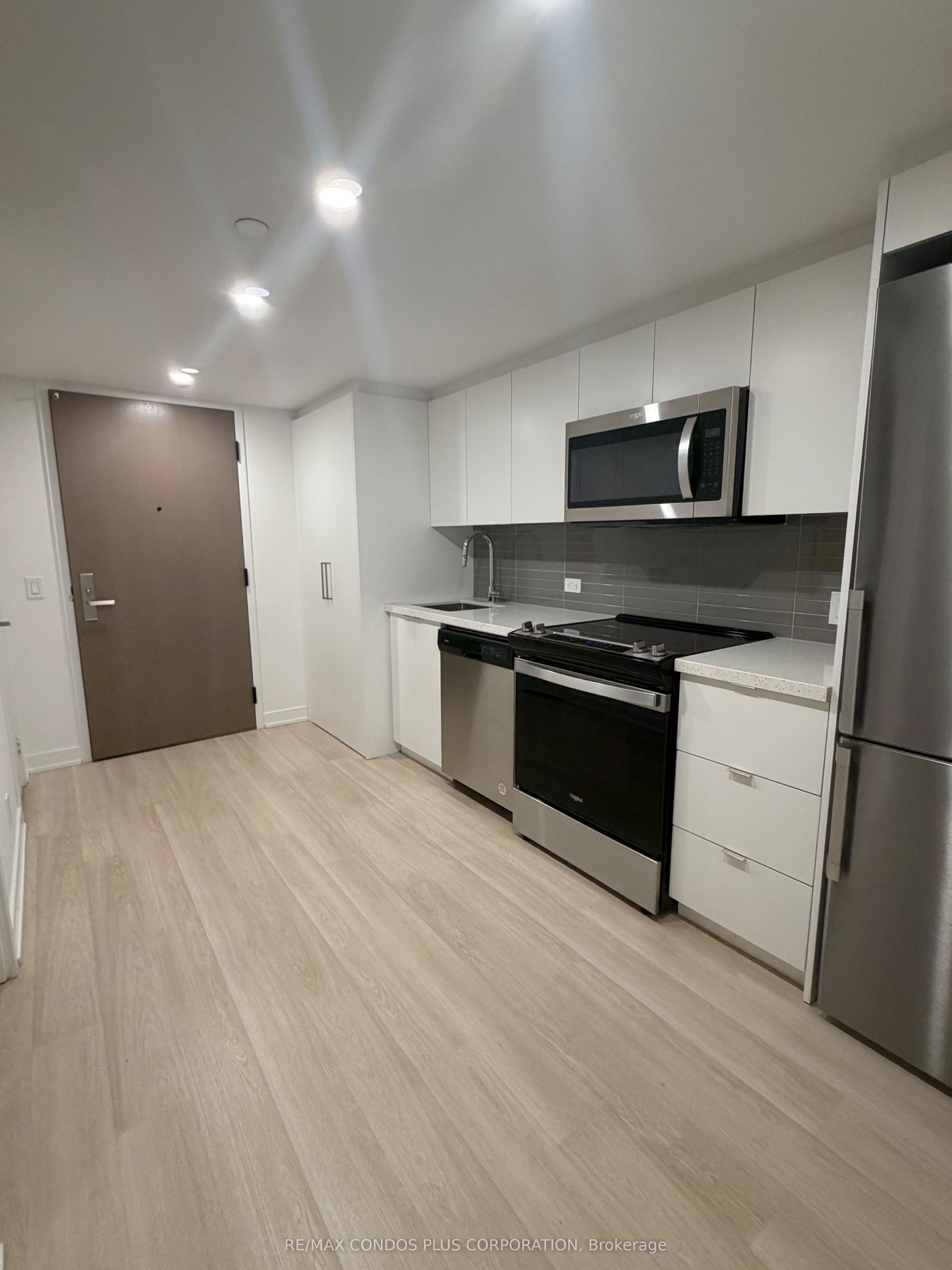 30 Tretti Way 301, Toronto, ON M3H 0E3 photo 5