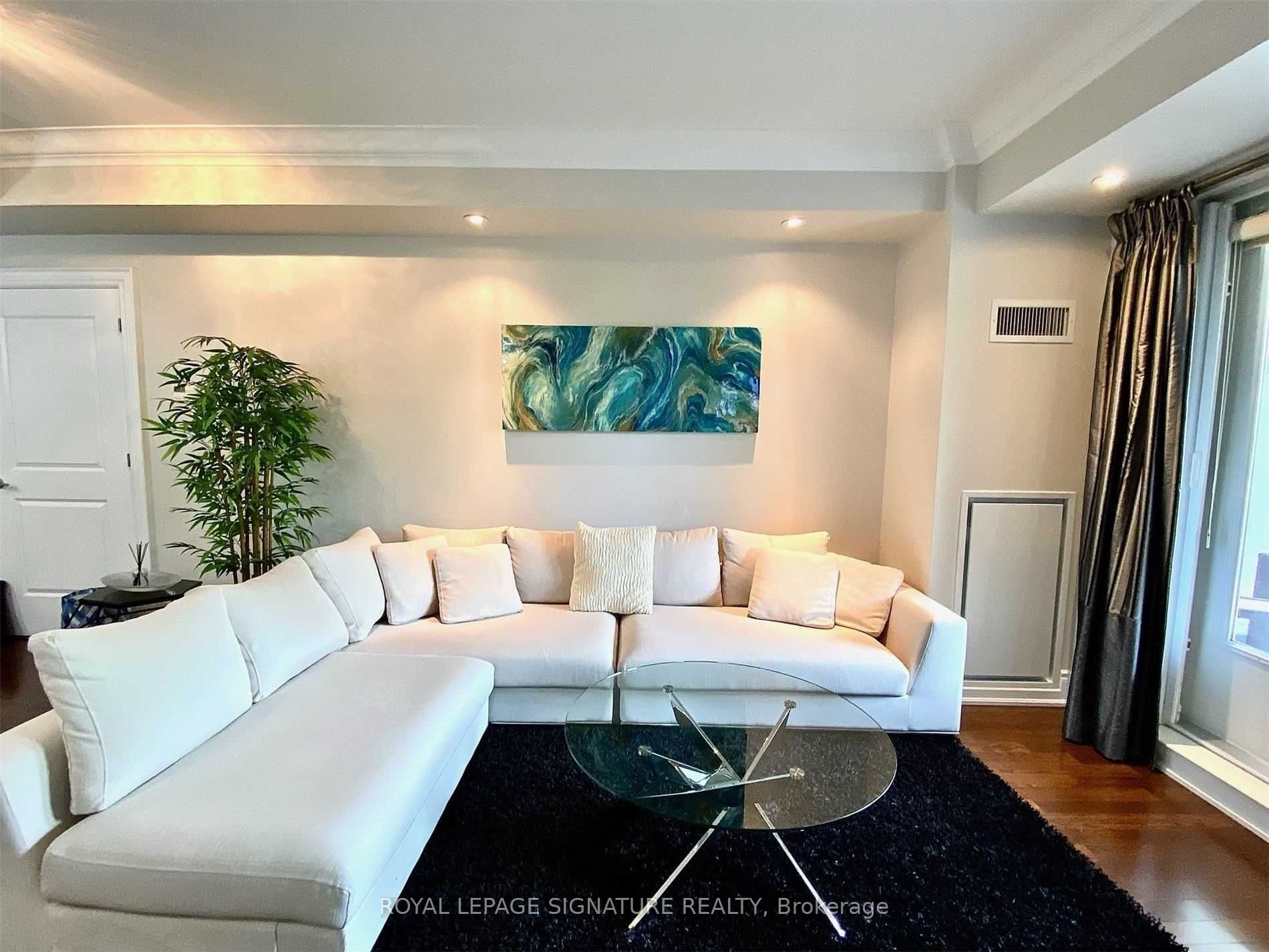 1717 Avenue Road 322, Toronto, ON M5M 0A2 photo 2