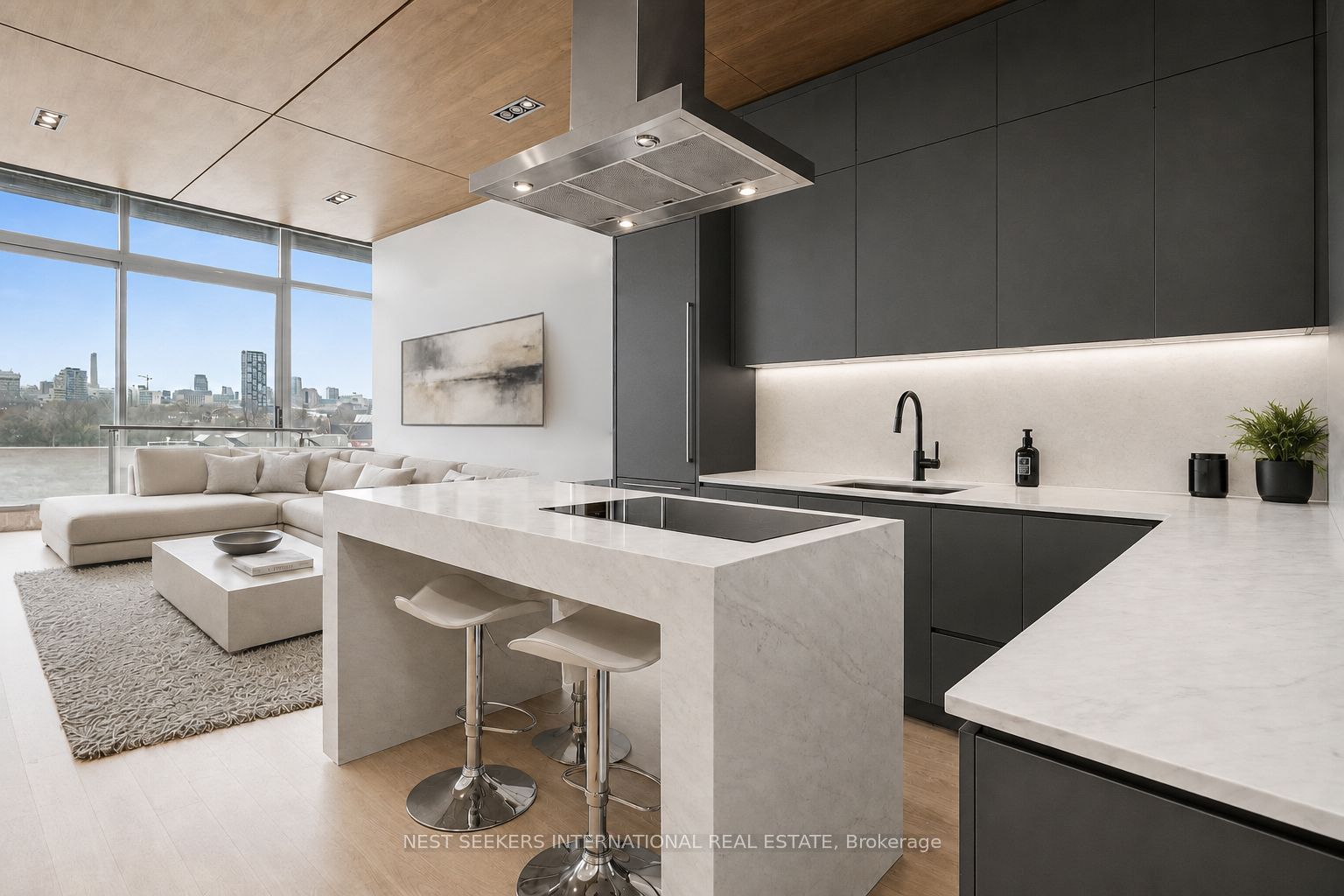 388 Richmond Street W 519, Toronto, ON M5V 3P1