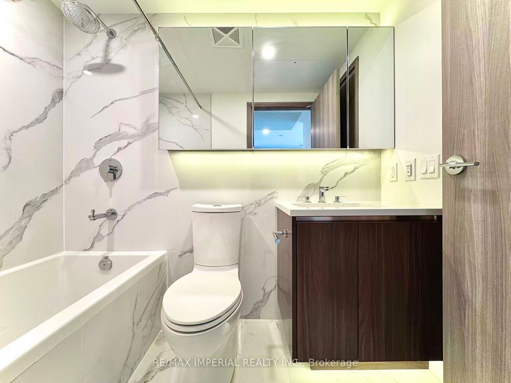 3 CONCORD CITYPLACE Way 5701, Toronto, ON M5V 0X4 photo 4