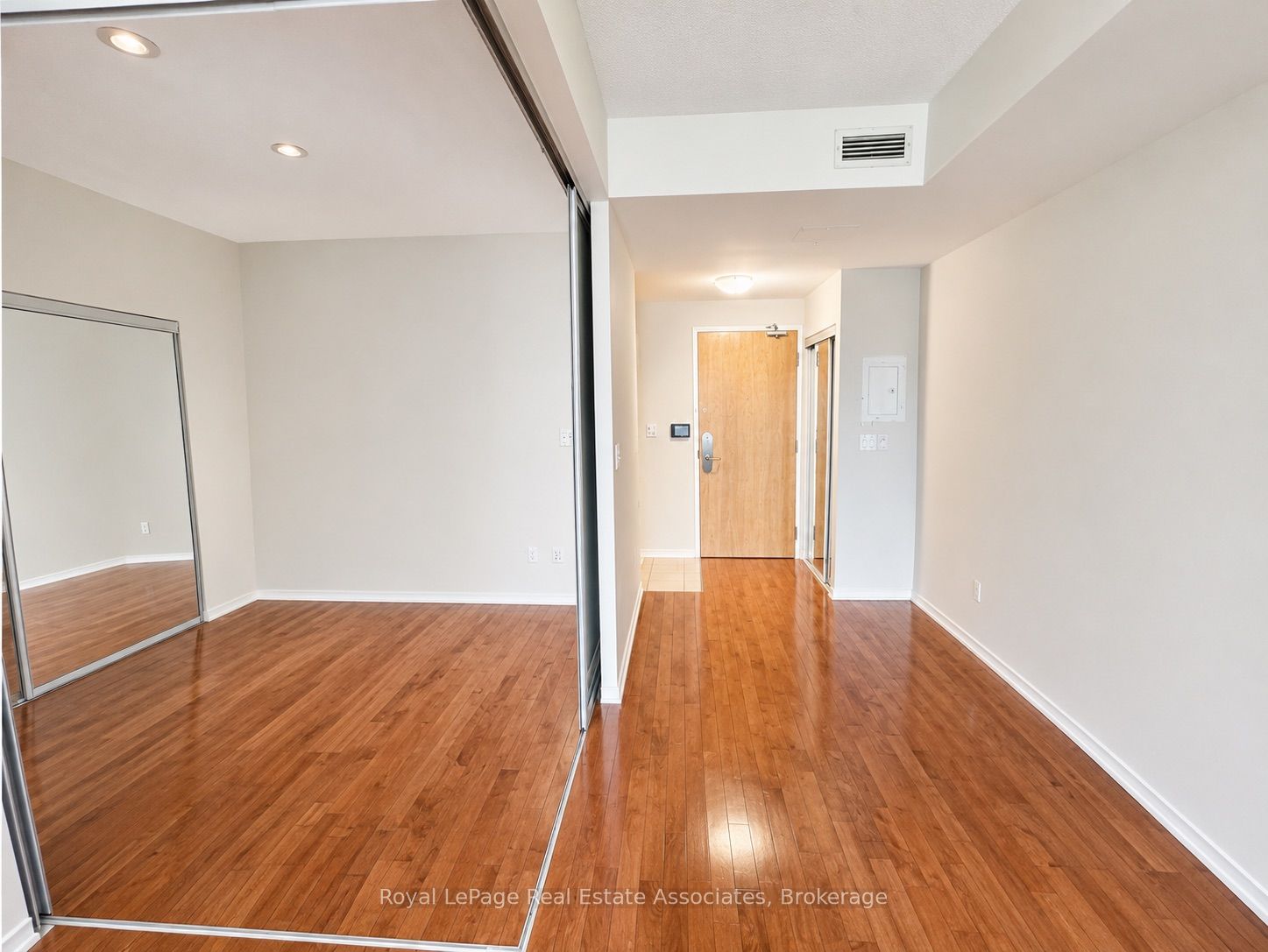 65 Bremner Boulevard 4211, Toronto, ON M5J 0A7 photo 5