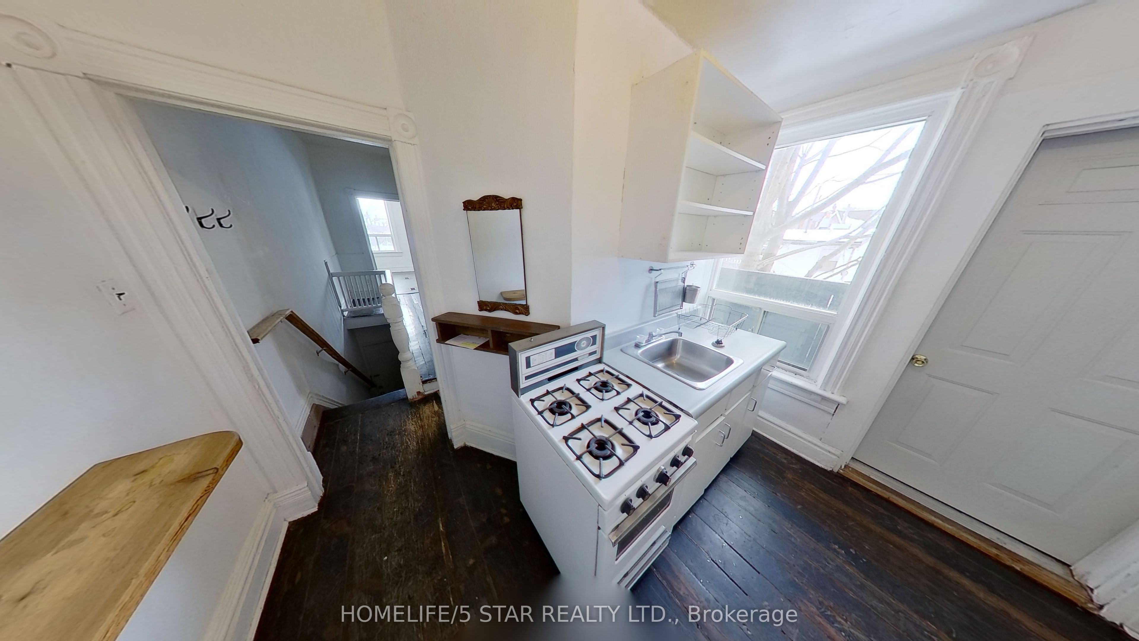 39 Humbert Street Apt 2, Toronto, ON M6J 1M8 photo 2
