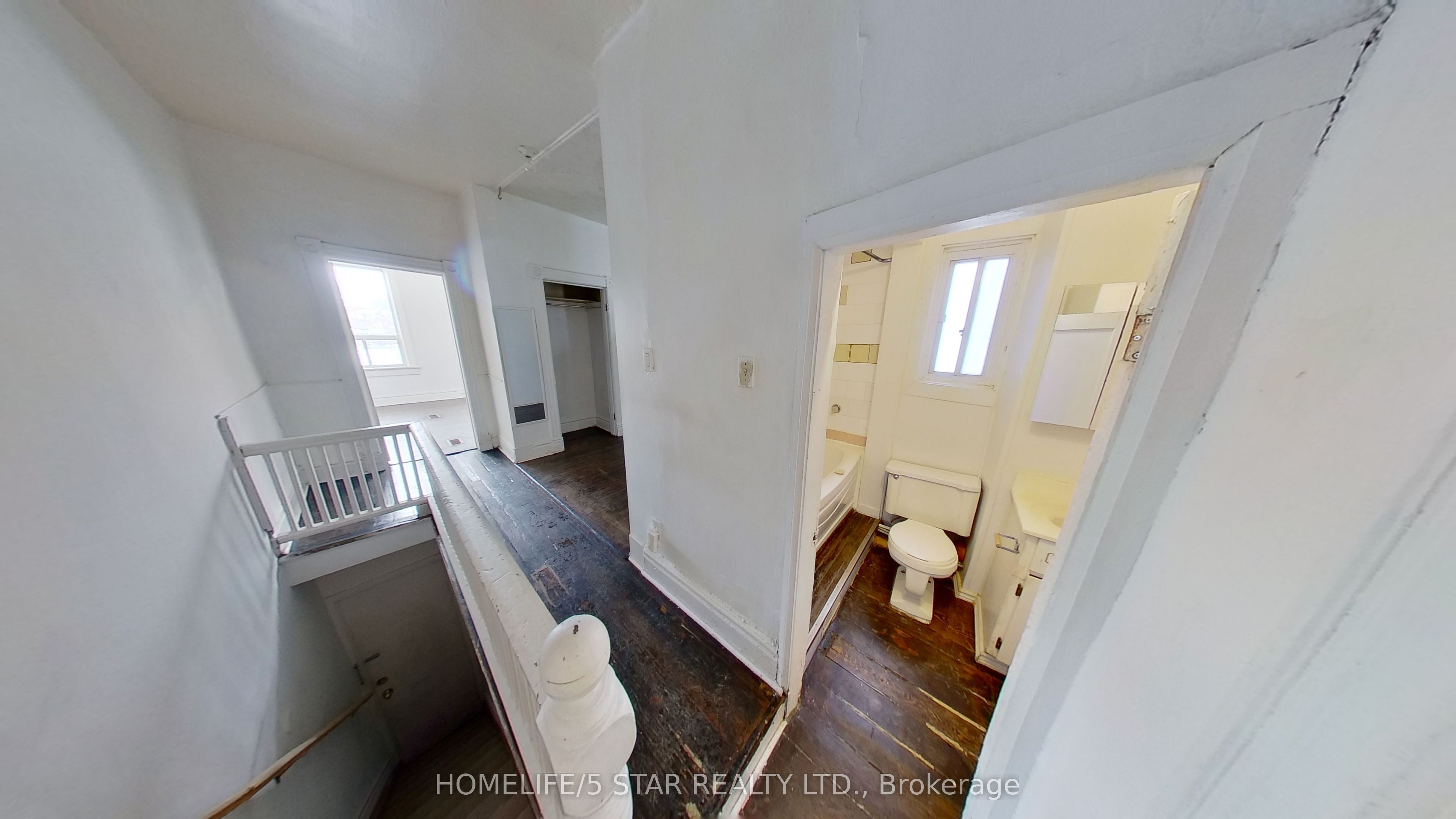 39 Humbert Street Apt 2, Toronto, ON M6J 1M8 photo 3