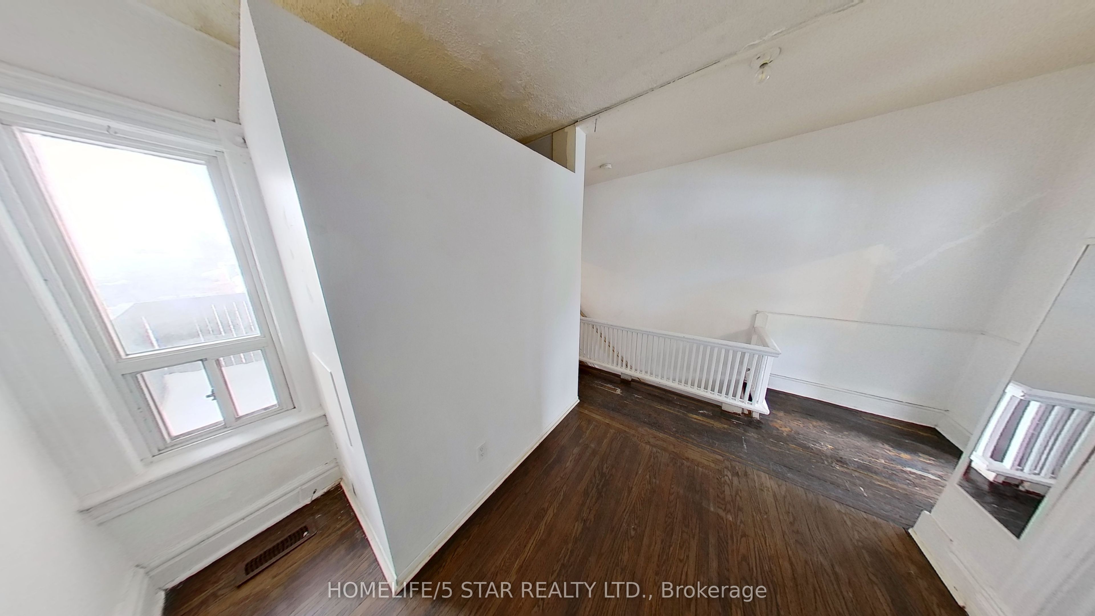 39 Humbert Street Apt 2, Toronto, ON M6J 1M8 photo 5