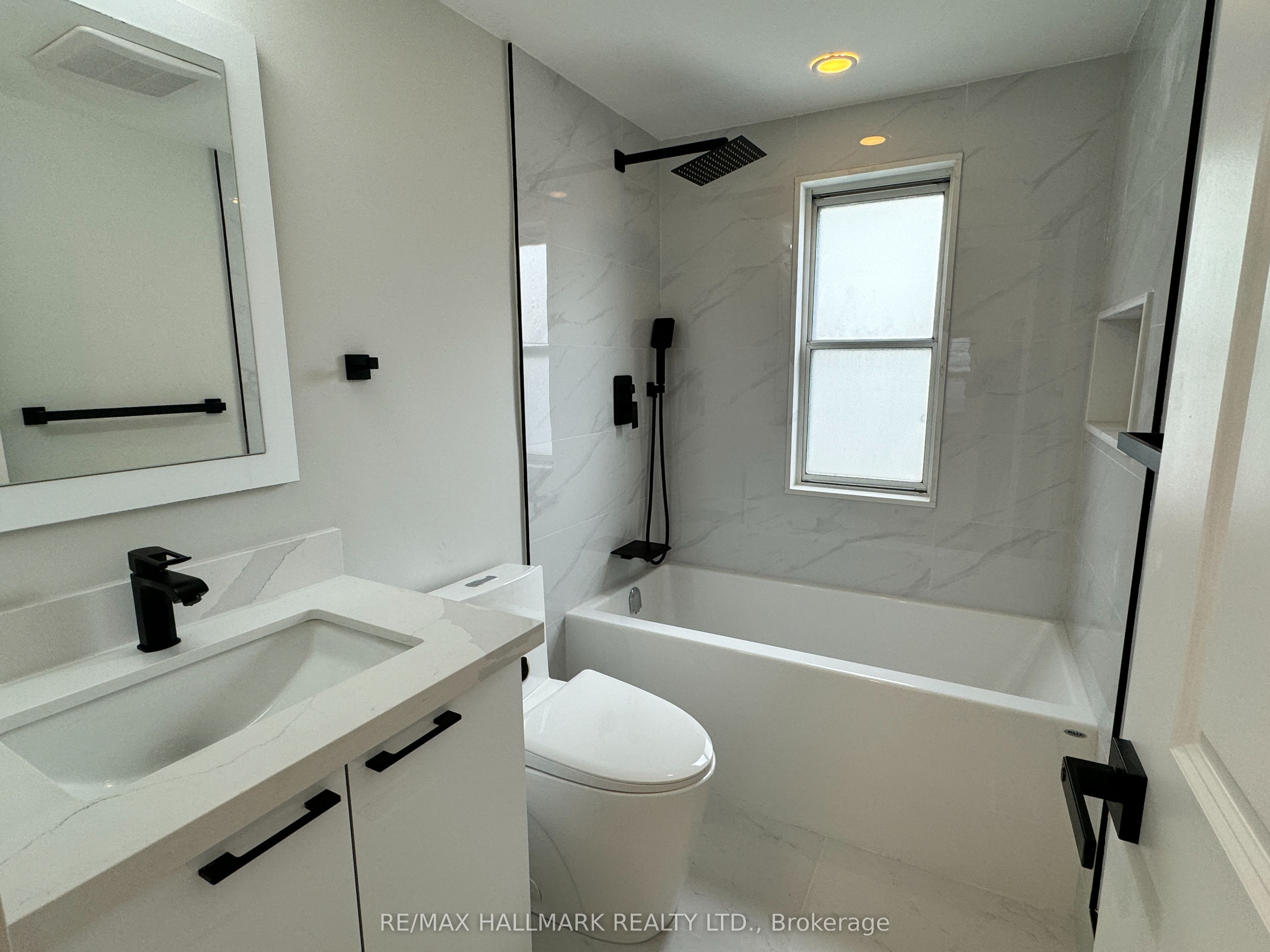 116 Bellevue Avenue Upper, Toronto, ON M5T 2N9 photo 3