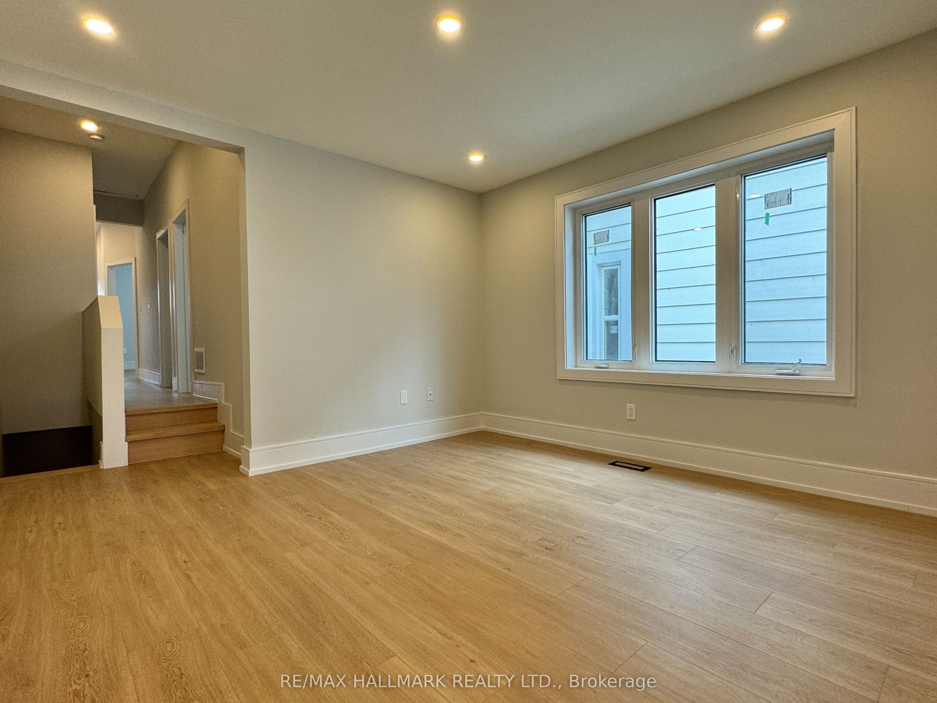 116 Bellevue Avenue Upper, Toronto, ON M5T 2N9 photo 4