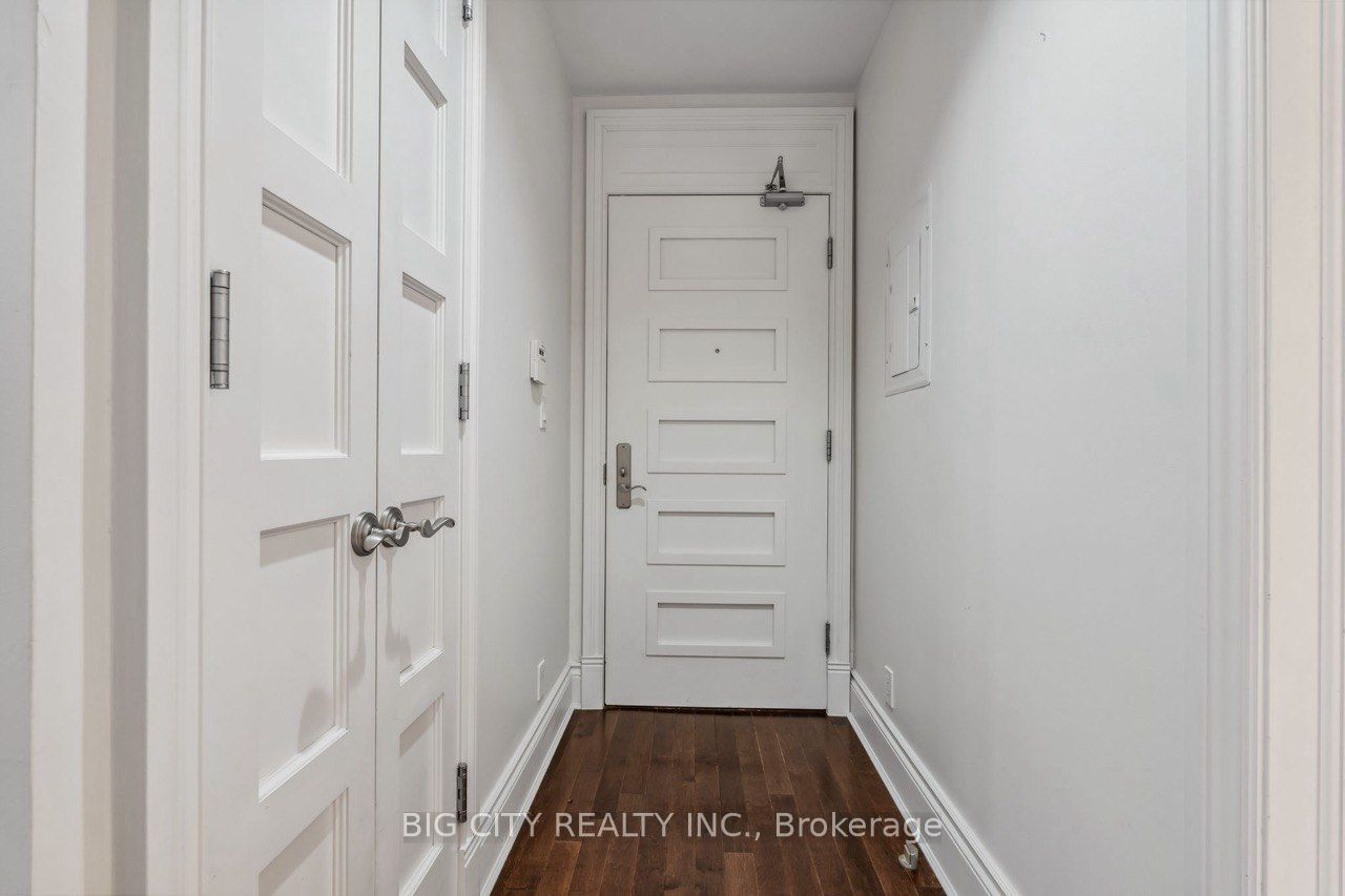 22 Leader Lane 408, Toronto, ON M5E 0B2 photo 4