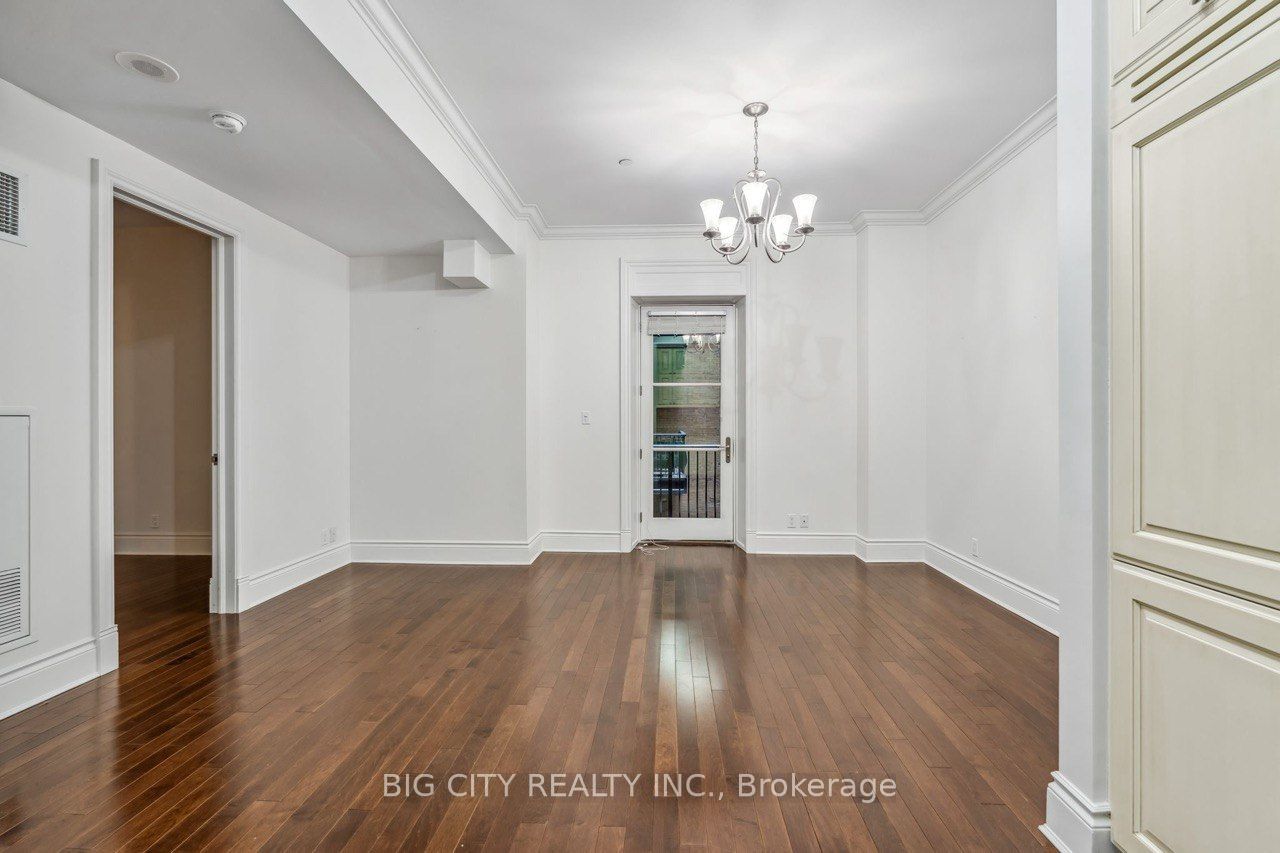 22 Leader Lane 408, Toronto, ON M5E 0B2 photo 5