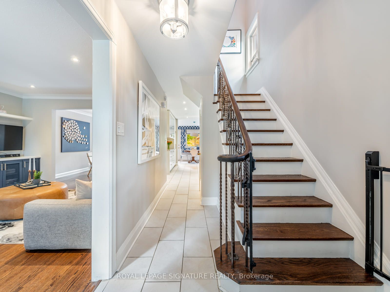 31 Brookview Drive, Toronto, ON M6A 2K4 photo 4