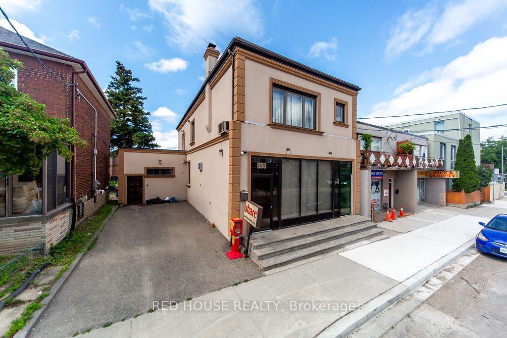 658 Vaughan Road, Toronto, ON M6E 2Y5 photo 3