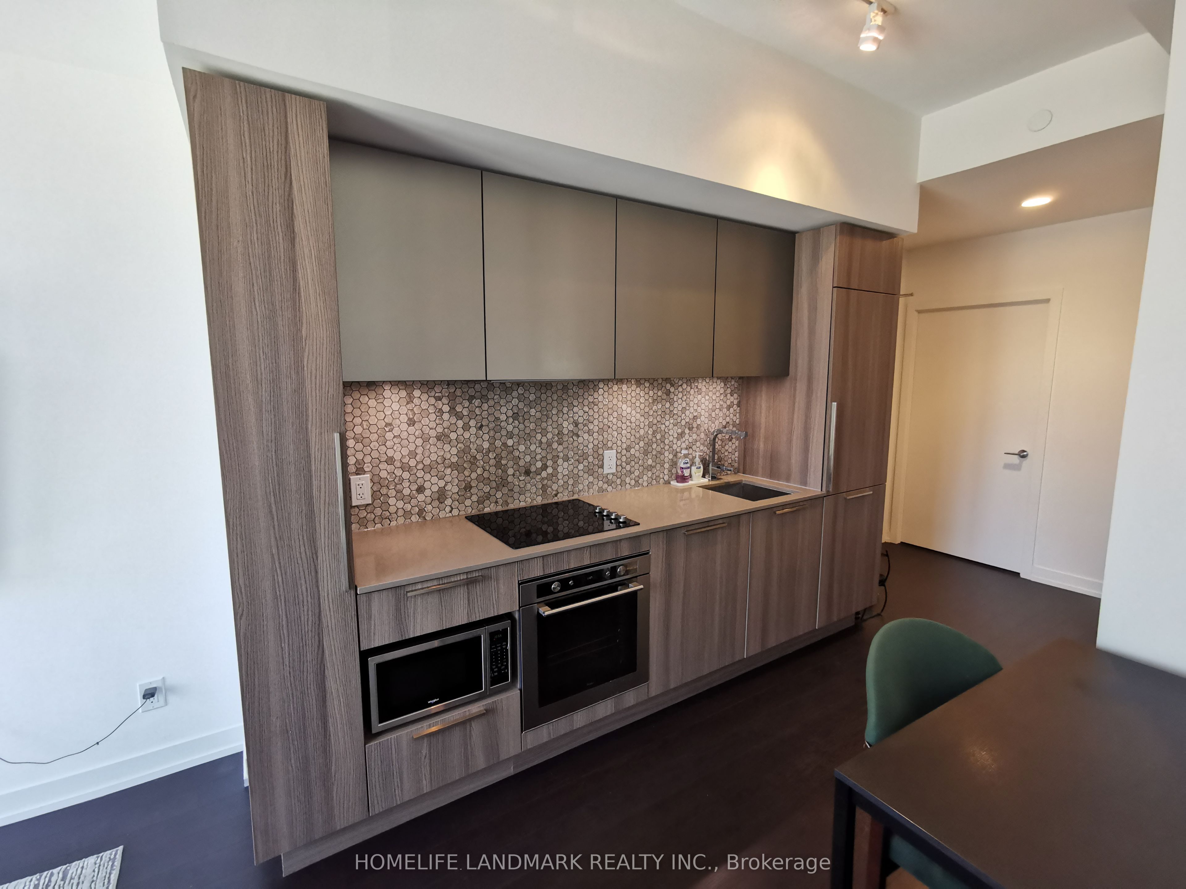 85 Wood Street 2505, Toronto, ON M4Y 0E8 photo 2