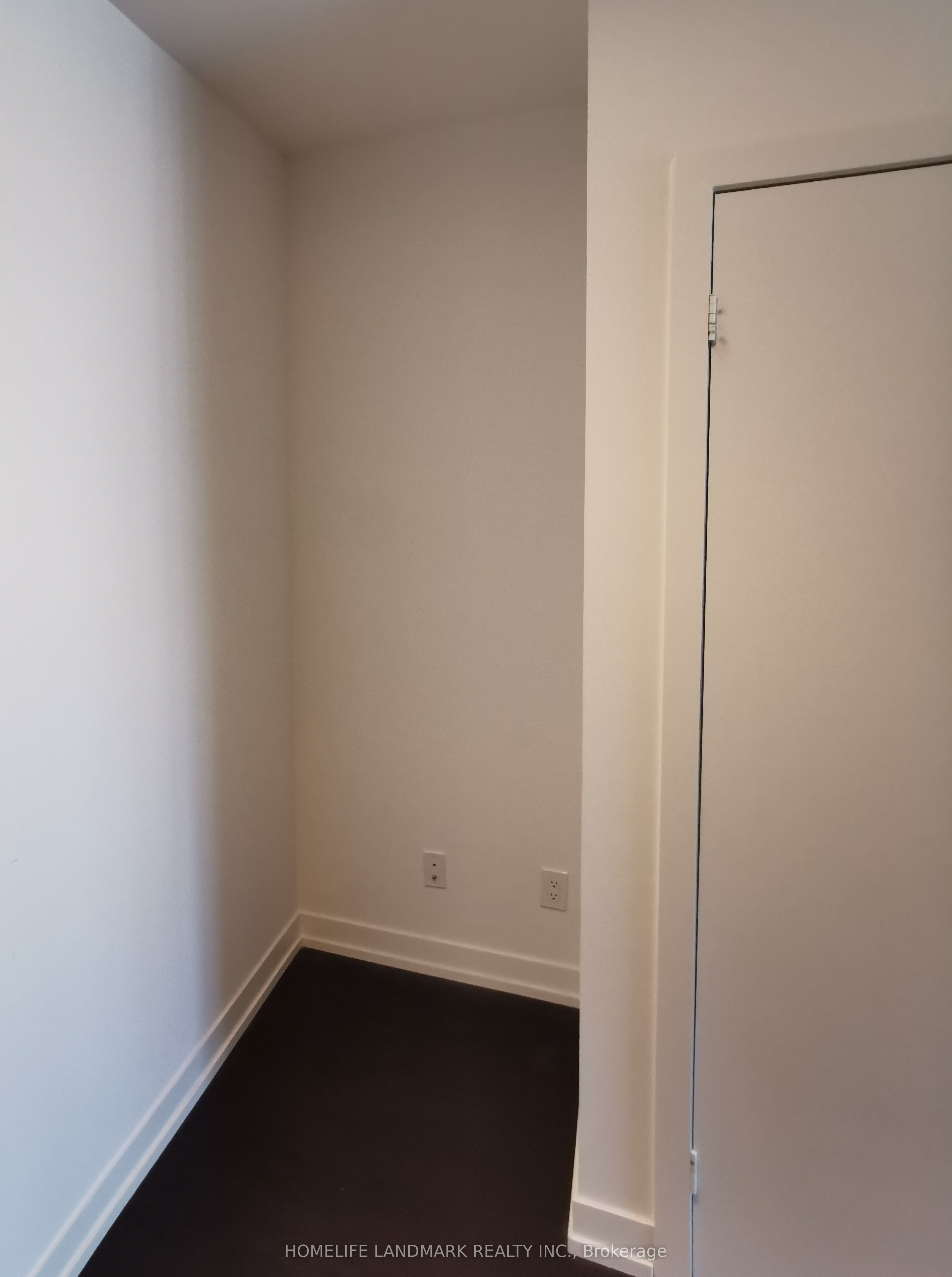 85 Wood Street 2505, Toronto, ON M4Y 0E8 photo 4