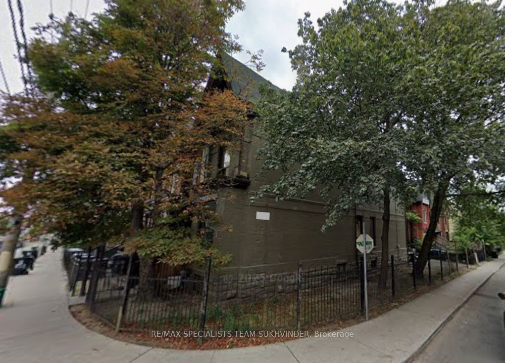 147 Gerrard Street E, Toronto, ON M5A 2E4