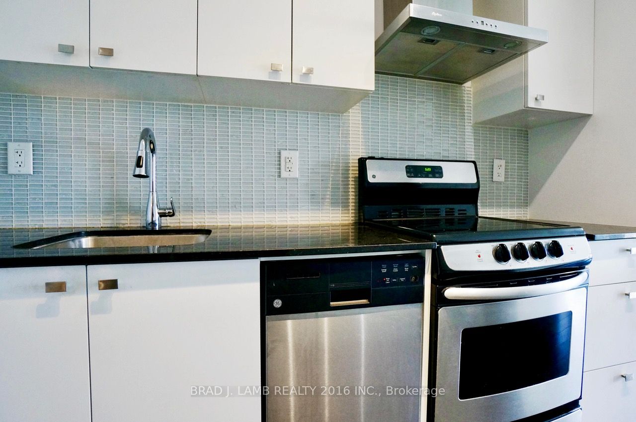 51 East Liberty Street 2211, Toronto, ON M6K 3P8 photo 4