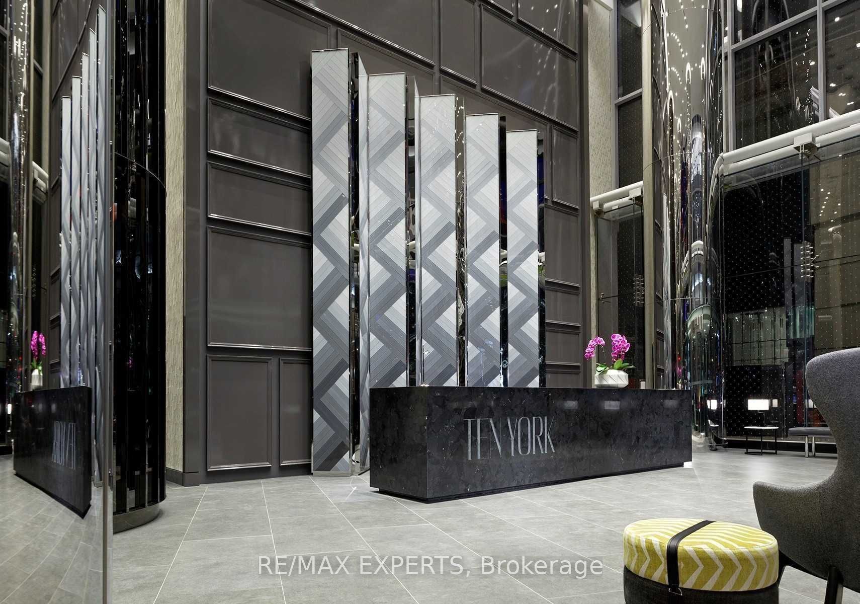 10 York Street 3613, Toronto, ON M5J 2Z2 photo 2