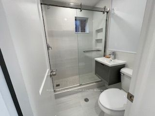 198 Markham Street 2, Toronto, ON M6J 2G6 photo 5