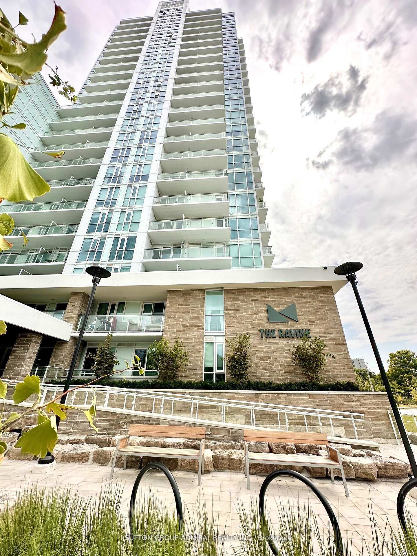 10 Deerlick Court 302, Toronto, ON M3A 0A7 photo 2