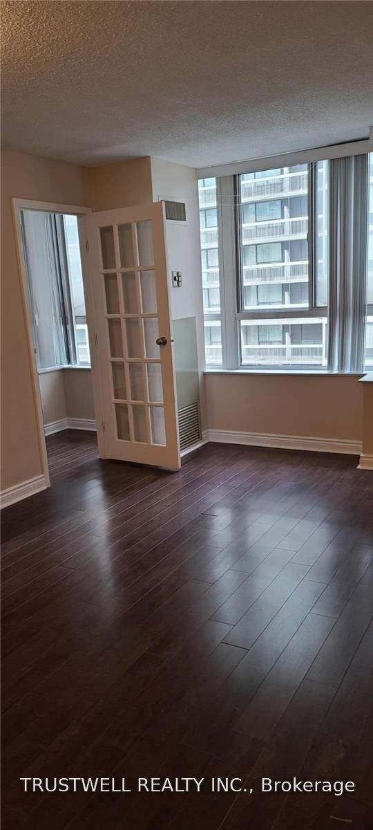 44 Gerrard Street 1108, Toronto, ON M5G 2K2 photo 4