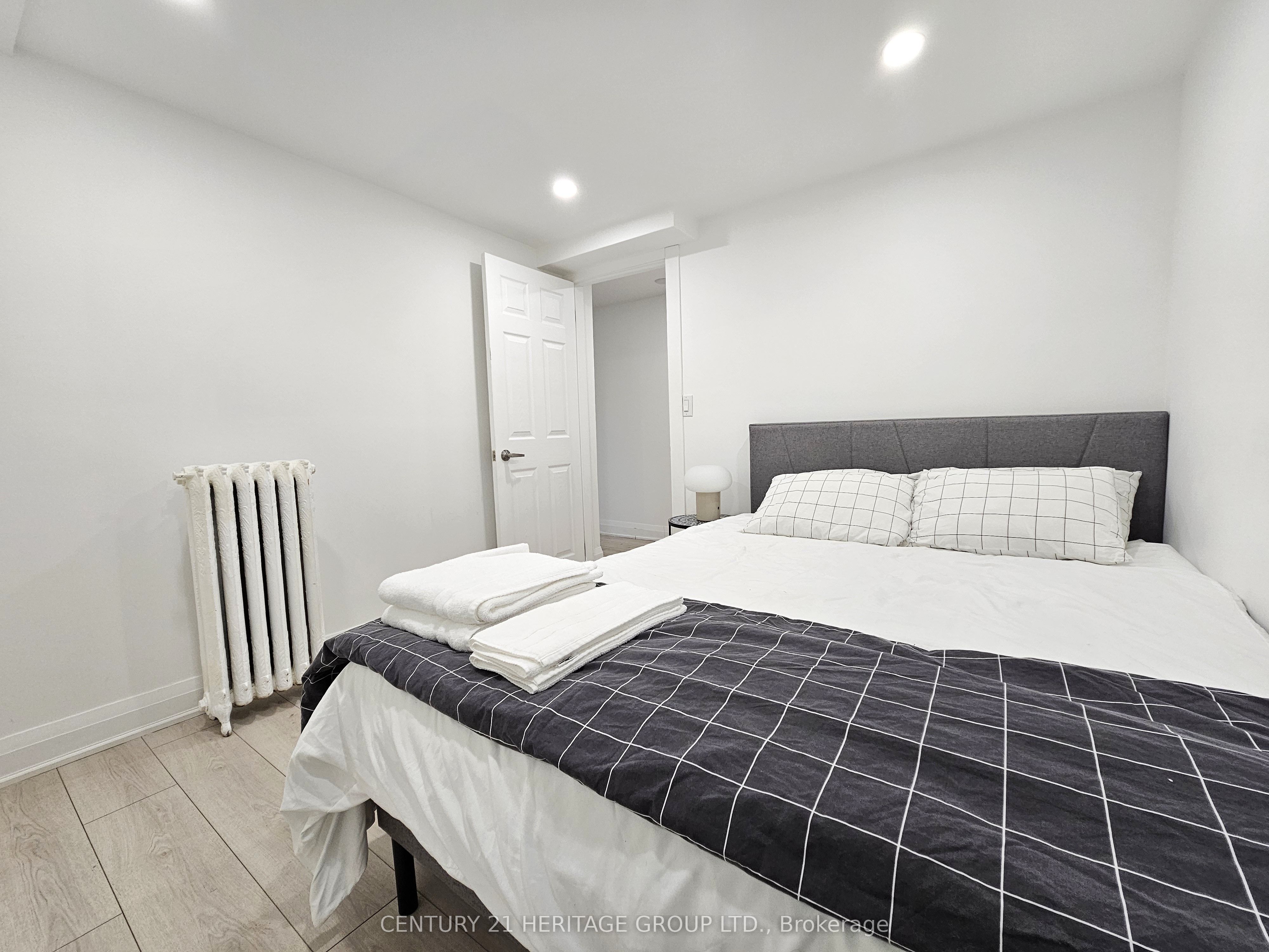 344 Shaw Street Bsmt, Toronto, ON M6J 2X3 photo 4