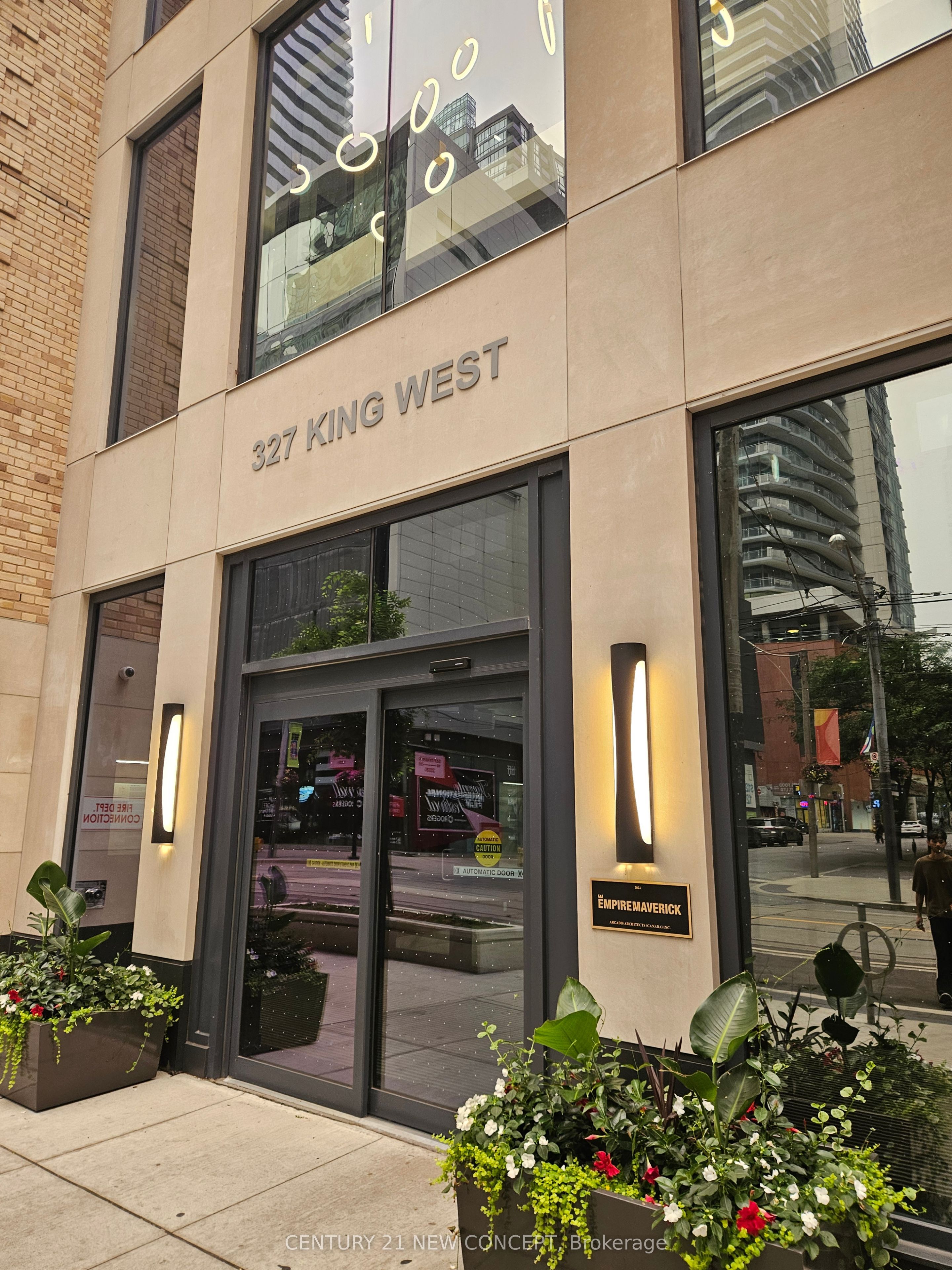 327 King Street W 1502, Toronto, ON M5V 0W7