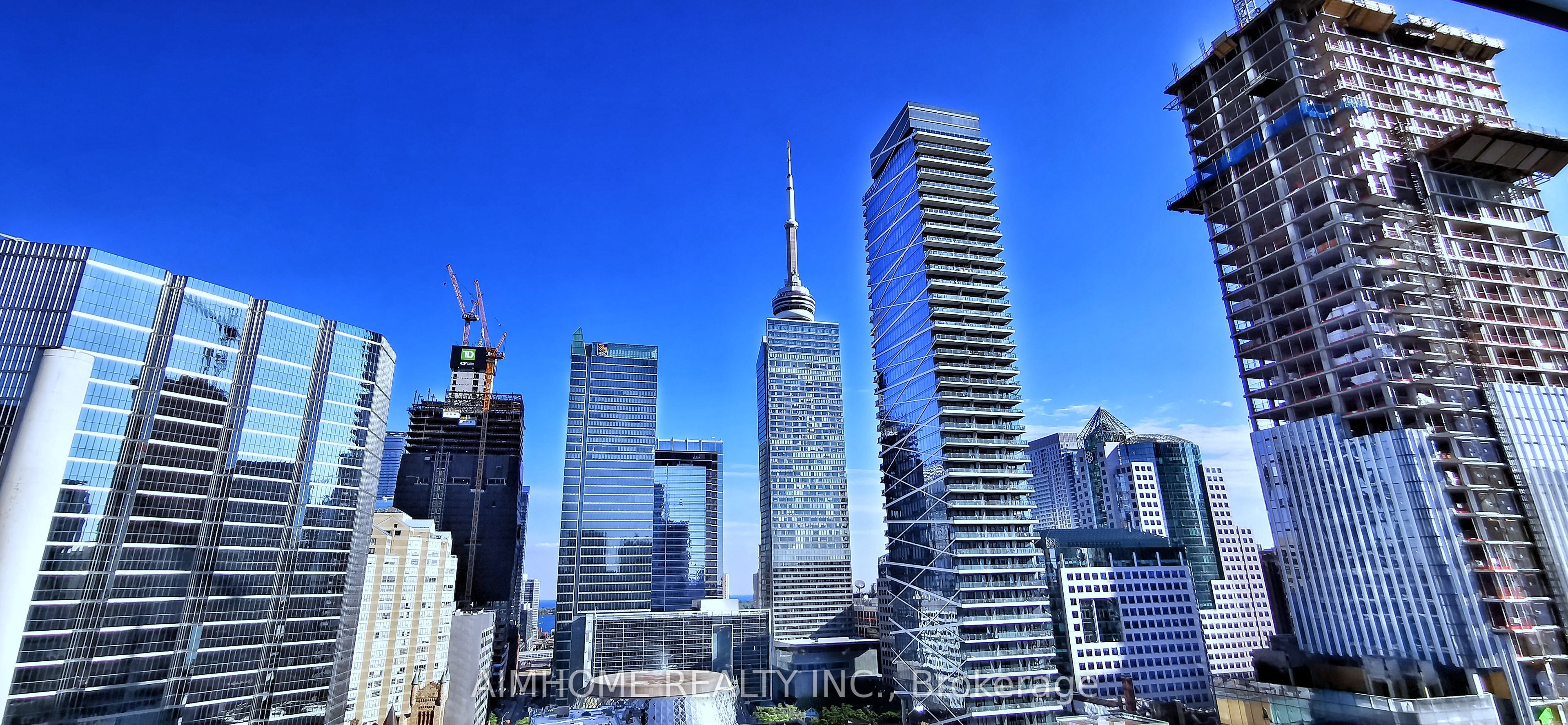 126 Simcoe Street 1708, Toronto, ON M5H 4E6 photo 2